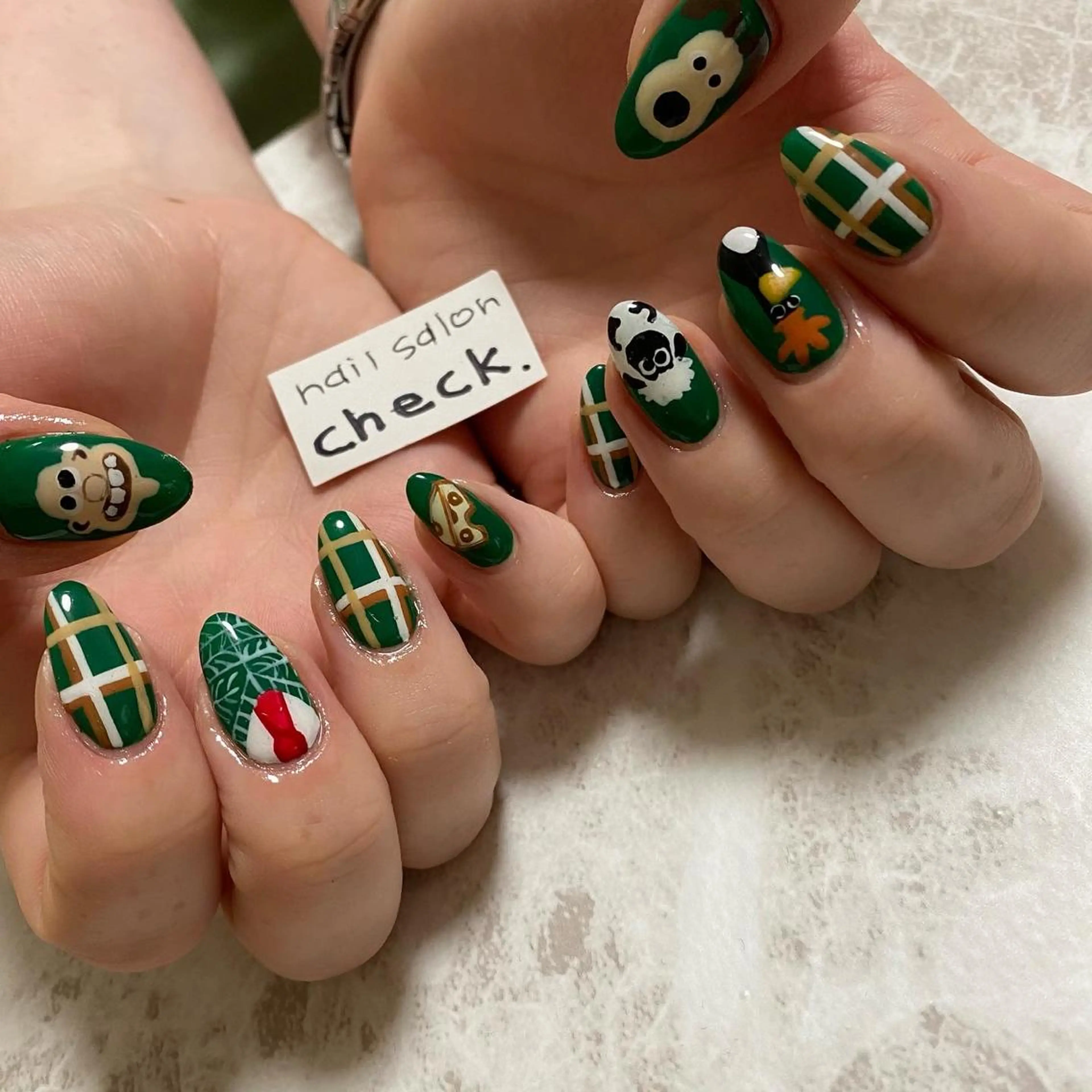 ネイル アートネイル ジェルネイル グリーン ニュアンスネイル 冬ネイル ハンドネイル ーCHECKー ちあきのネイルデザイン