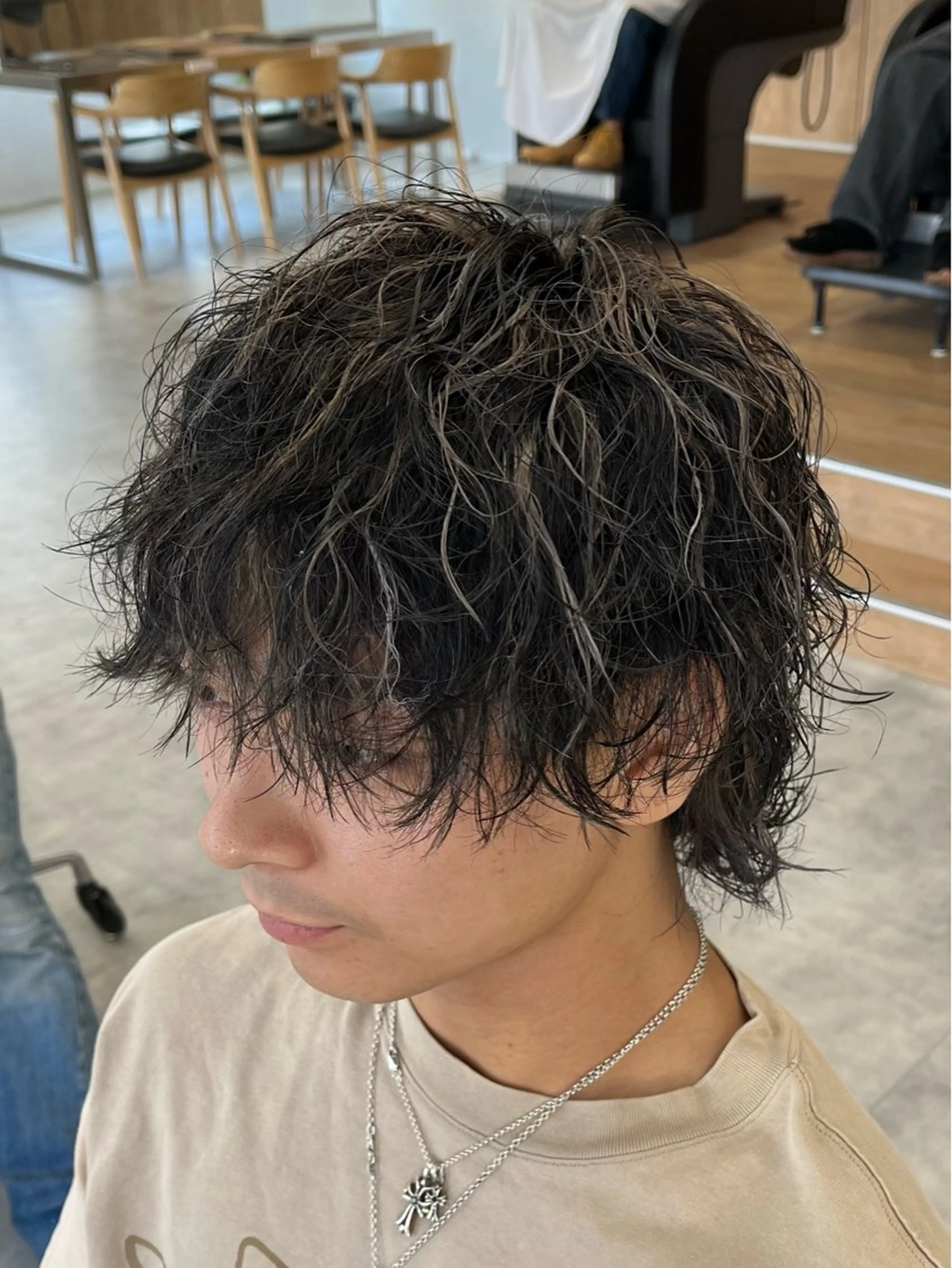 ミディアム パーマ メンズ ミディアムパーマ メンズメッシュ メンズパーマ 波巻きパーマ 新潟メンズパーマ 新潟駅/小田拓実のヘアスタイル