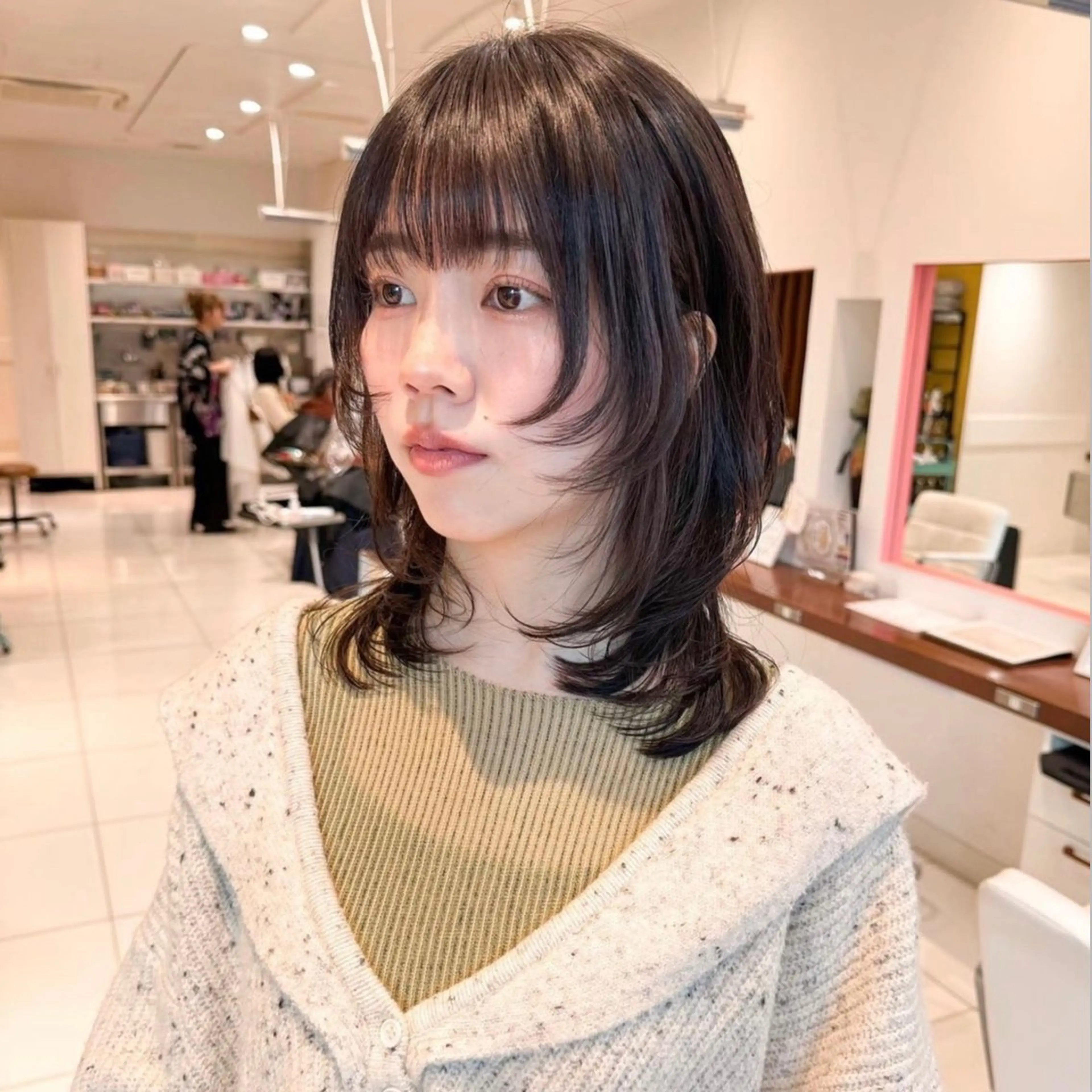 セミロング カラー 韓国風ヘア レイヤーカット ウルフカット HOLON池袋所属・ウルフカット ハッシュカット/七海のヘアスタイル