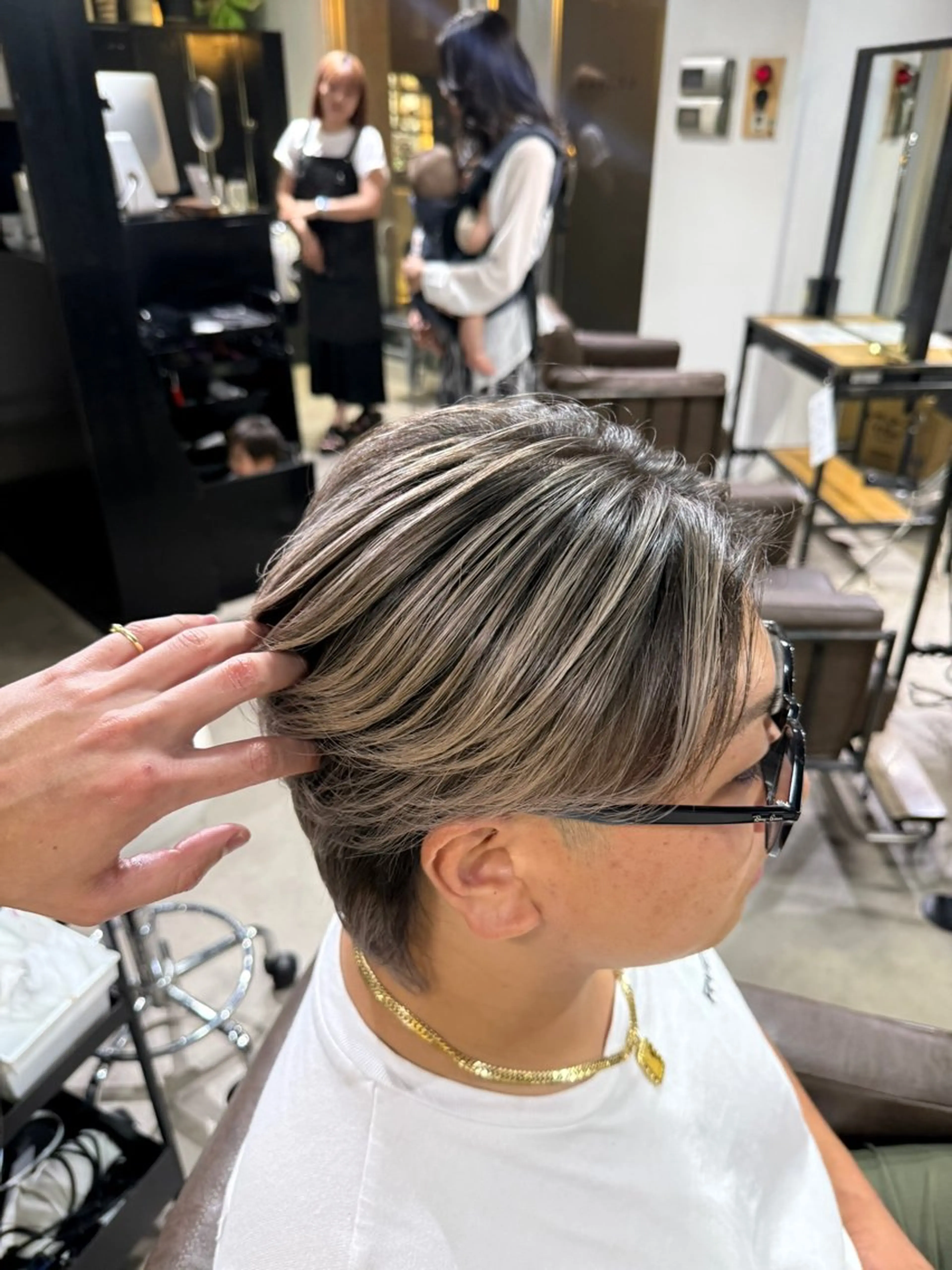 ショート レイヤーカット カット ヘアカラー 山影✨バレイヤージュ ハイライト✨メンズ◎のヘアスタイル