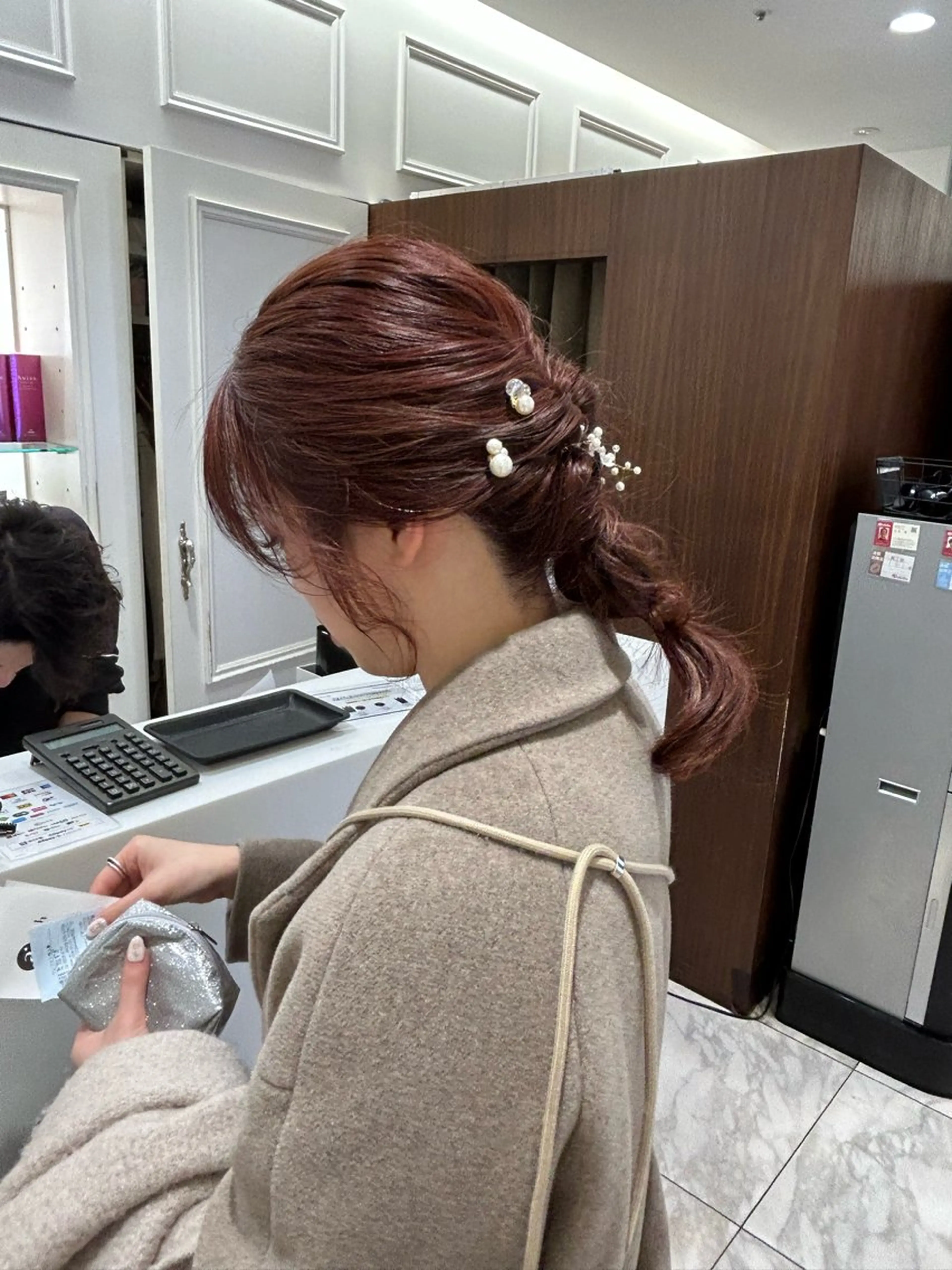 セミロング カラー ヘアカラー トリートメント コテ巻き風パーマ✨ 韓国ヘア🤎近下菜央のヘアスタイル