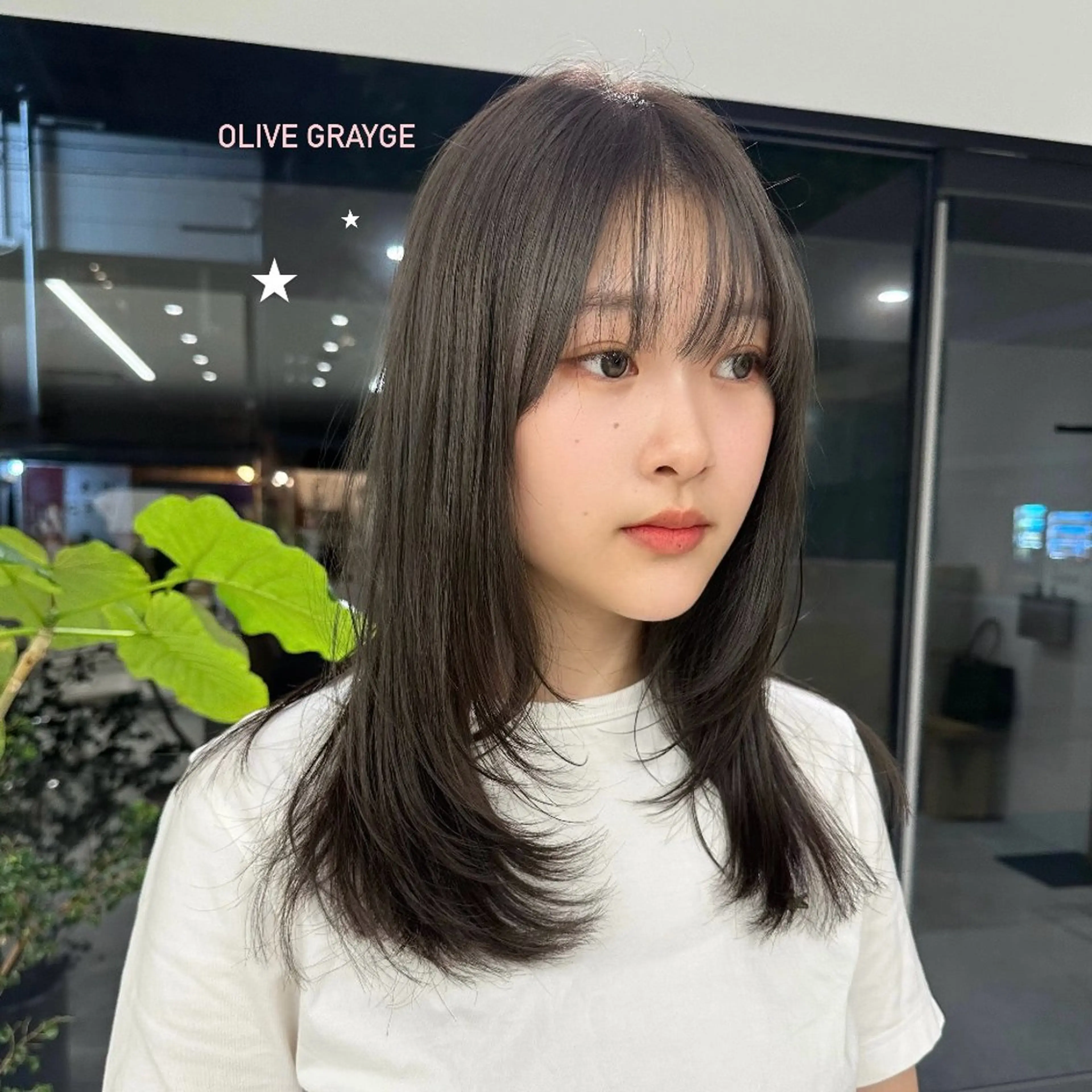 セミロング カラー ブリーチ グレージュ ブリーチなしカラー オリーブカラー オリーブグレージュ M所属・ハイトーン/透け感 カラー🎀真香のヘアスタイル