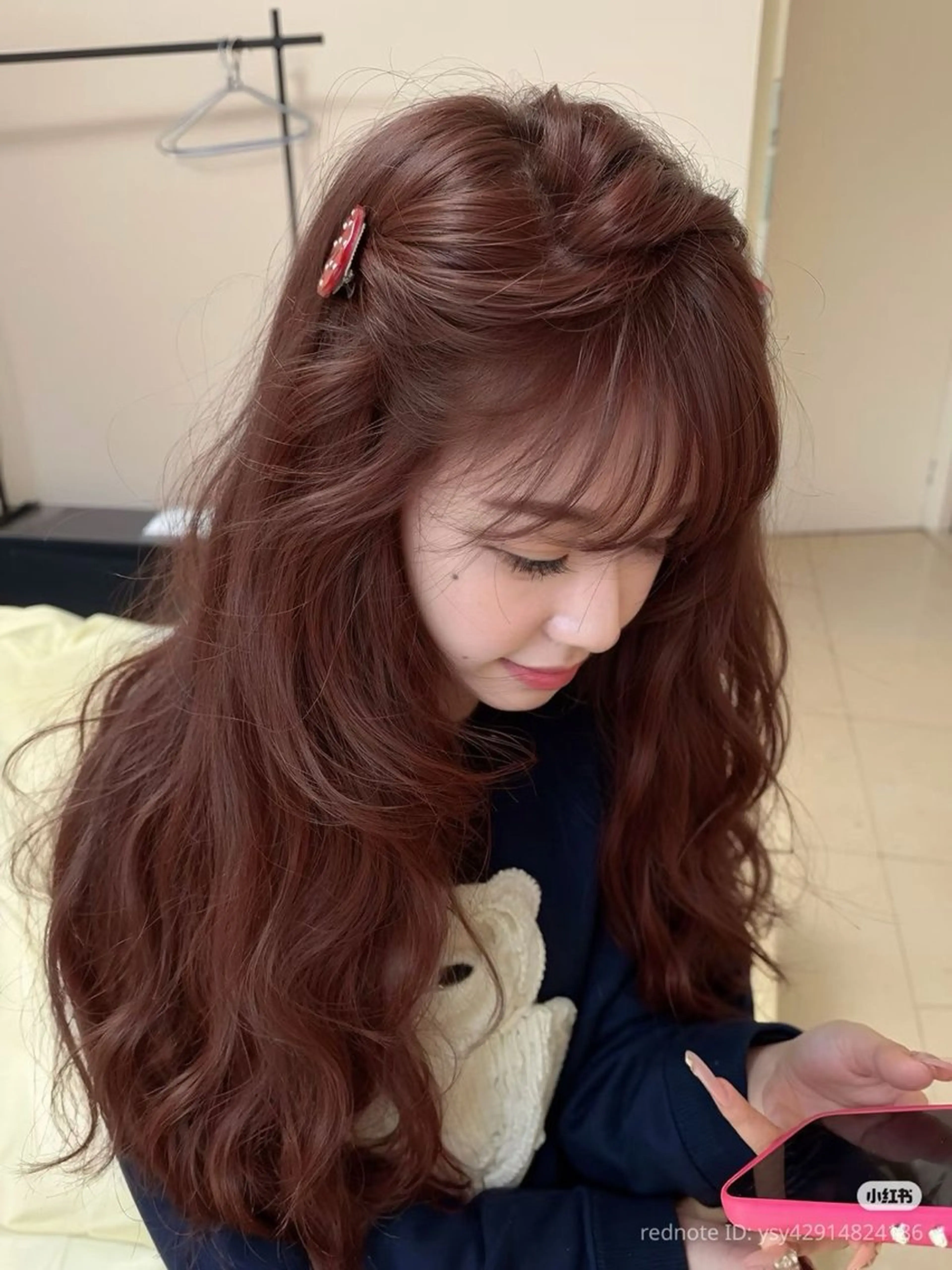 ロング カラー ブリーチ ダブルカラー ブリーチなしカラー ピンクカラー レッドカラー ハイトーン縮毛/暖色 なーな🎀🤍のヘアスタイル