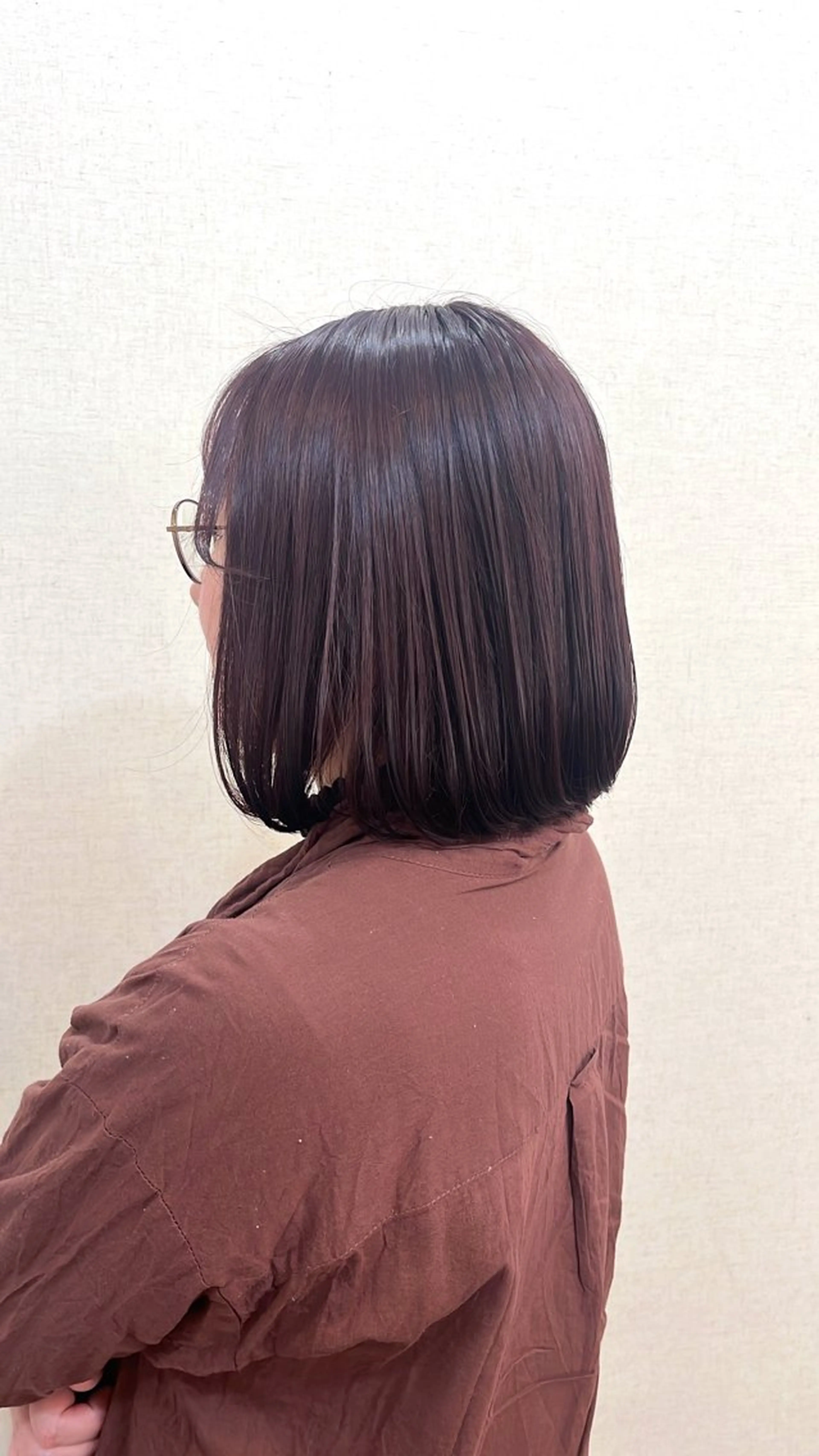 ミディアム カラー ブラウンカラー ラベンダーカラー ラベンダーブラウン カット ヘアカラー 伊藤 由妃乃のヘアスタイル