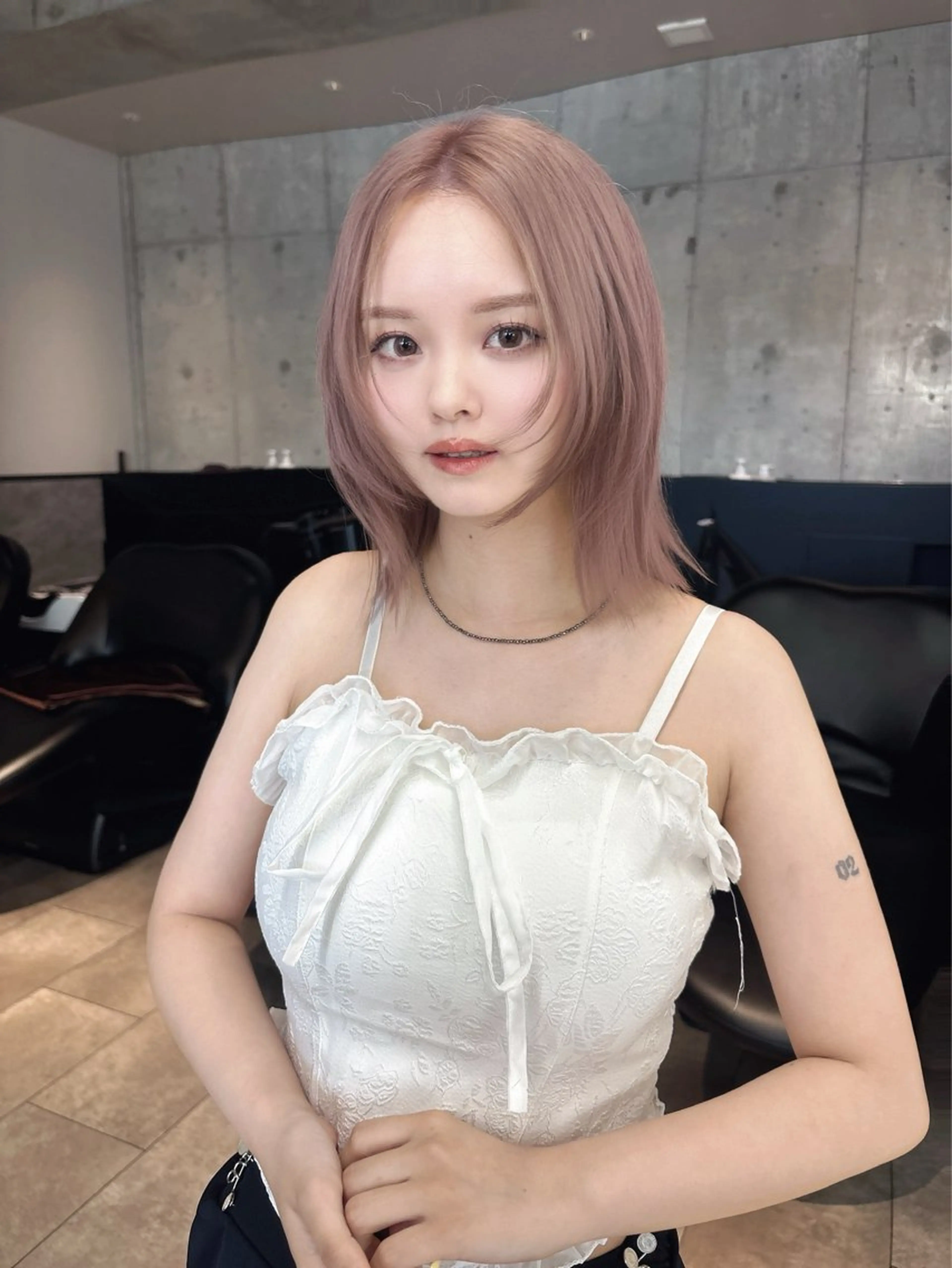 ミディアム ヘアカラー rina／ベージュ ワンホン/韓国ヘアのヘアスタイル