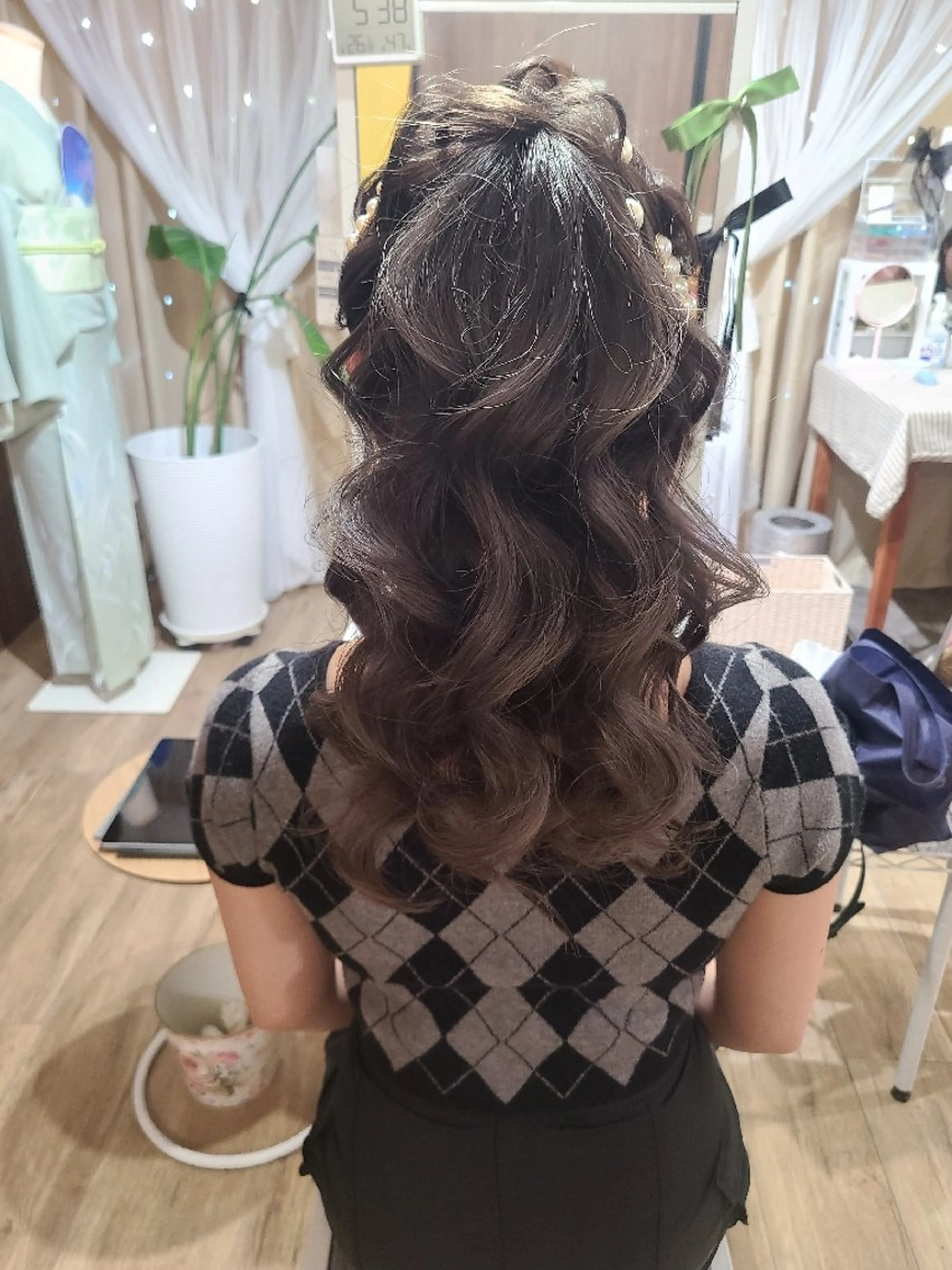 ヘアアレンジ ayahair. 彩のマツエク・マツパデザイン
