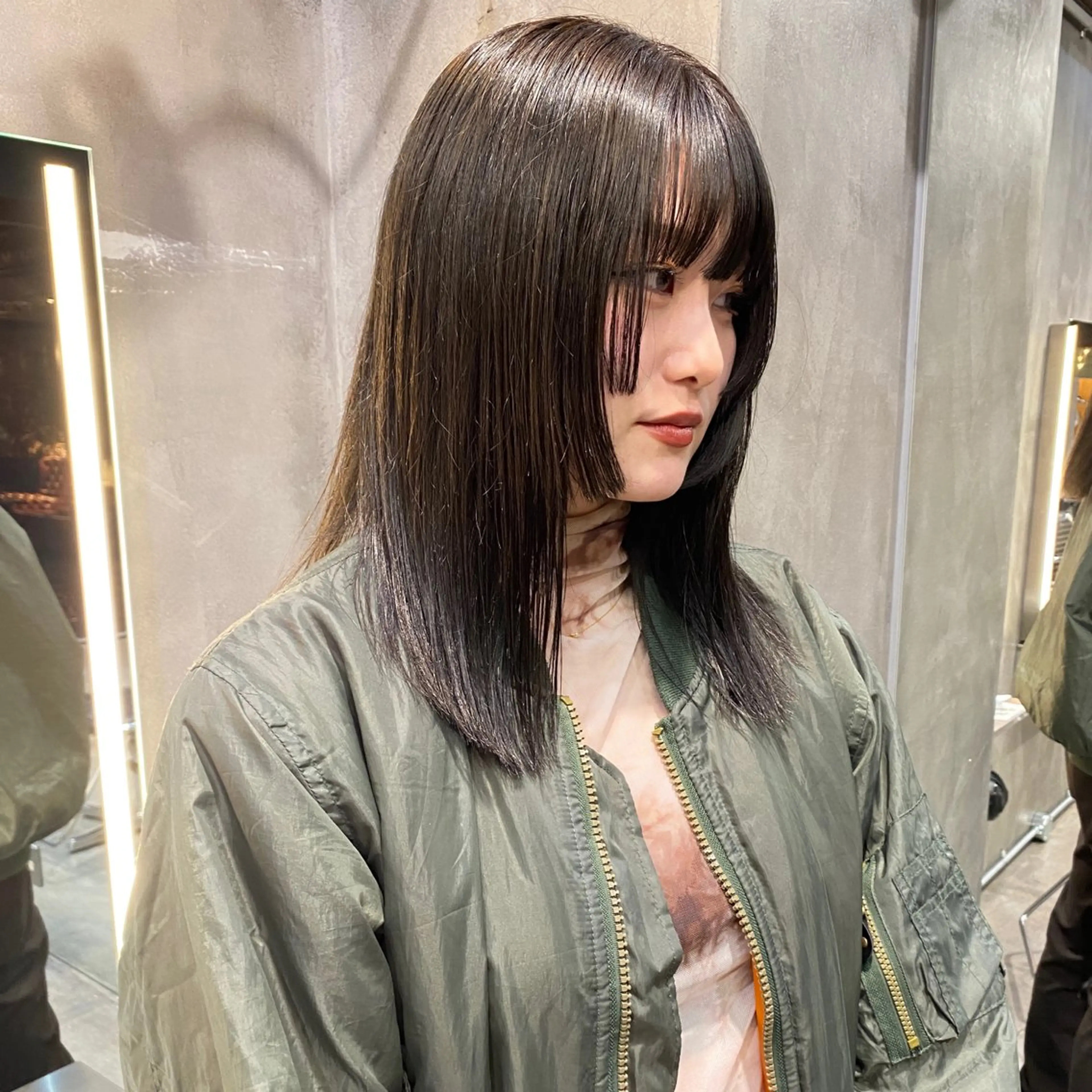 ミディアム カラー グレージュ 顔周りカット カット ヘアカラー トリートメント ◽️モードヘア◽️ SHOUTOのヘアスタイル