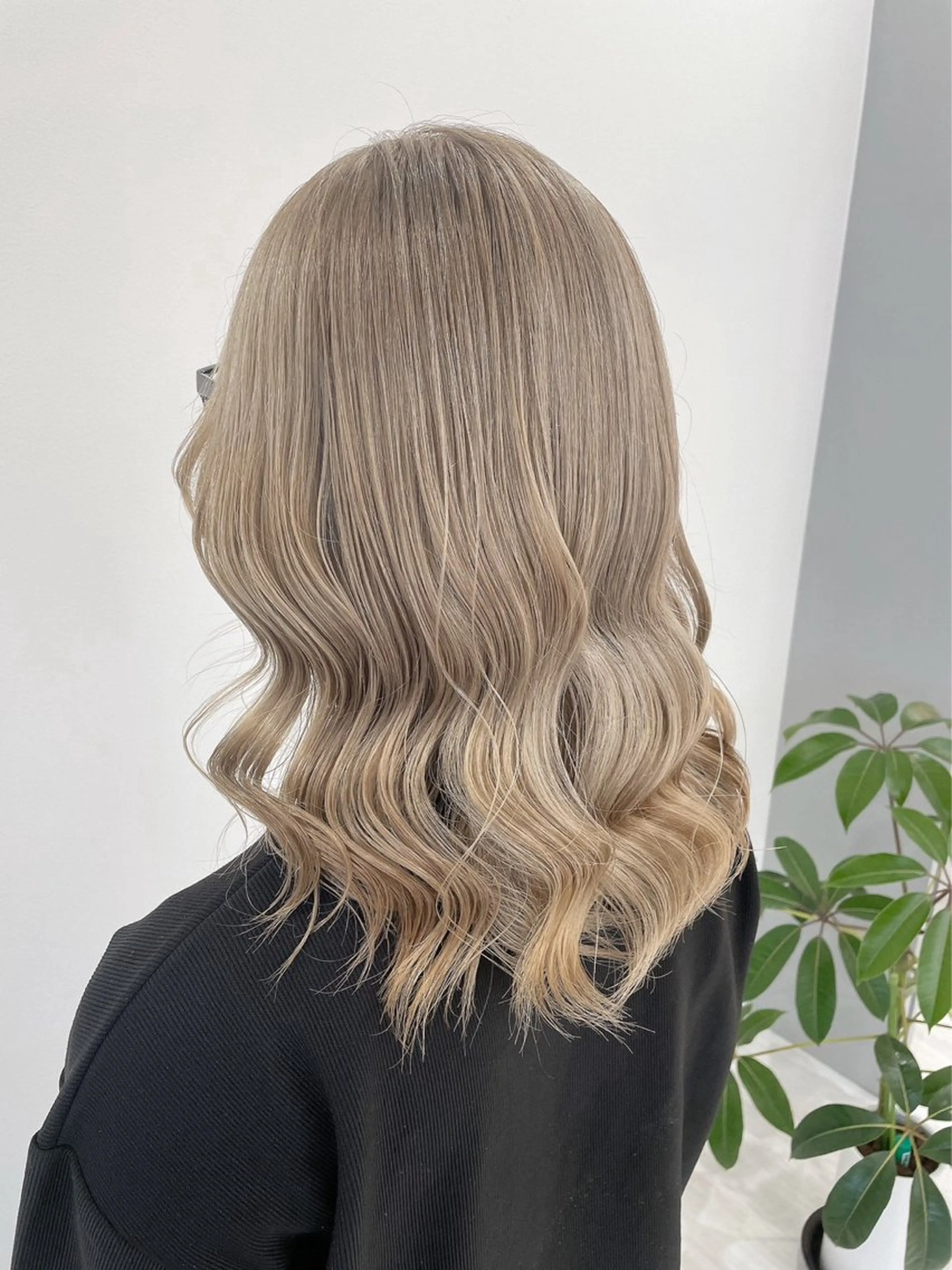 ブリーチ＋艶カラー＋1stepトリートメントの写真