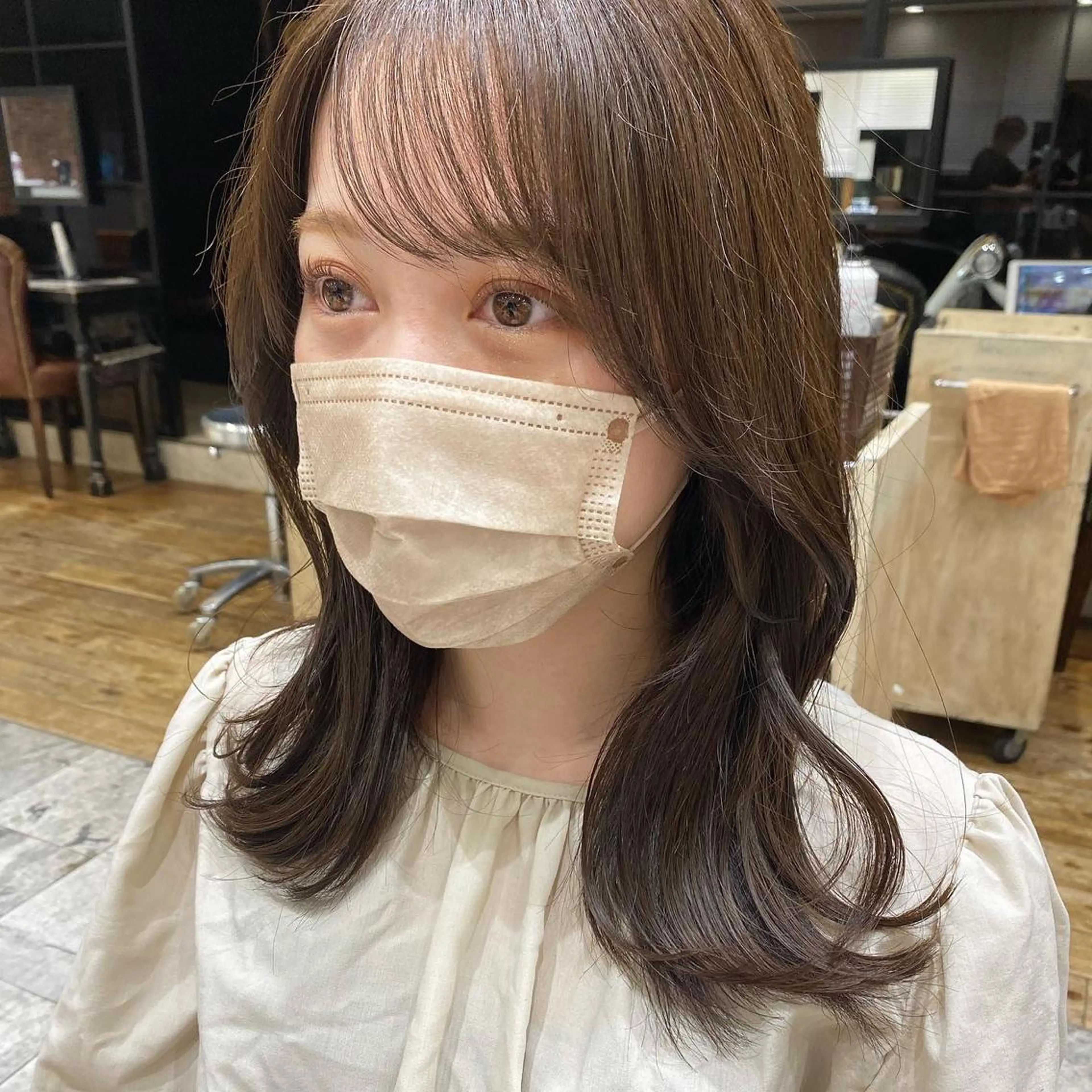 ミディアム カラー ベージュカラー くびれヘア 顔周り/くびれヘア 韓国ヘア💕風間るなのヘアスタイル