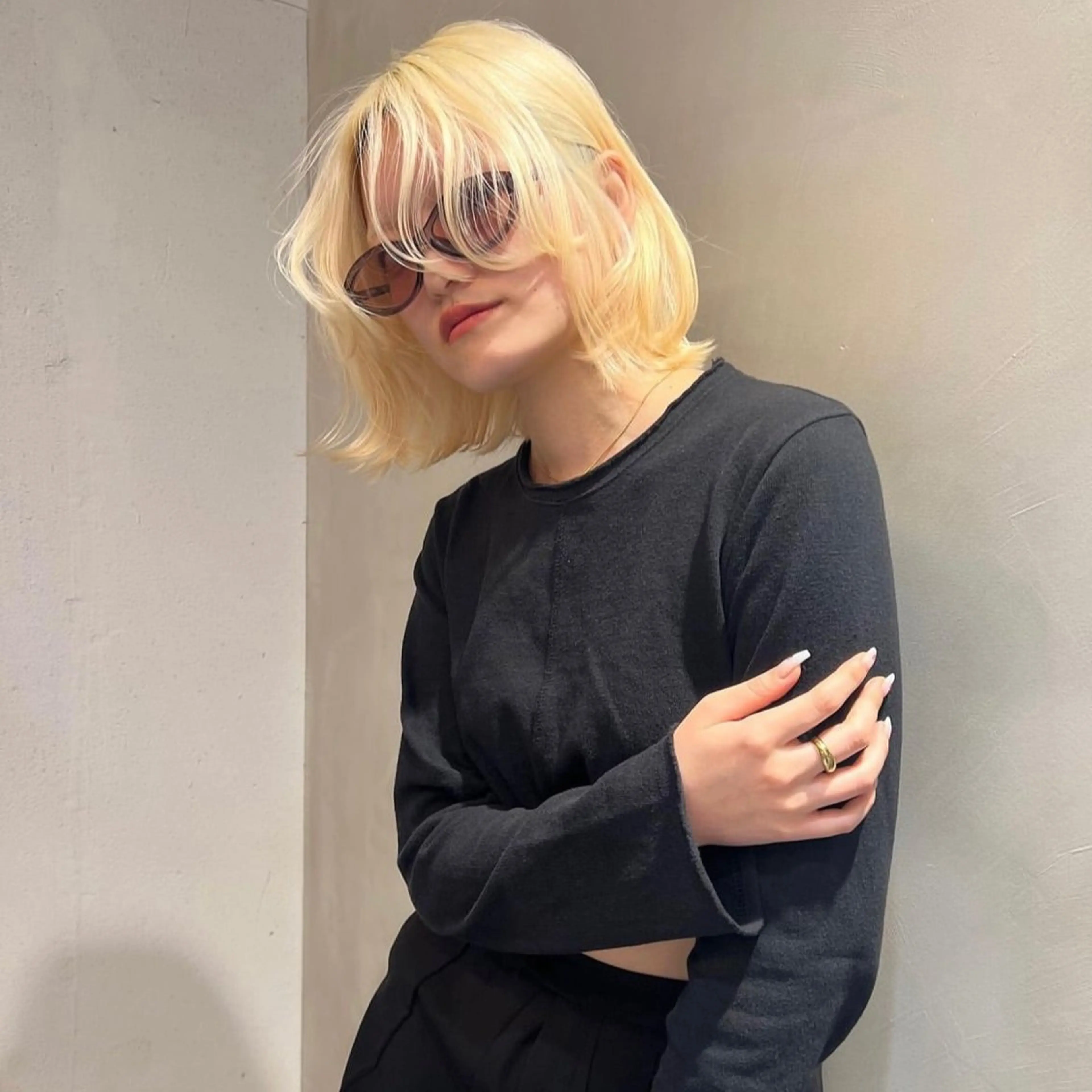 ミディアム カラー ボブ カット ヘアカラー ブロンド／ブリーチ 【SITY.】のヘアスタイル