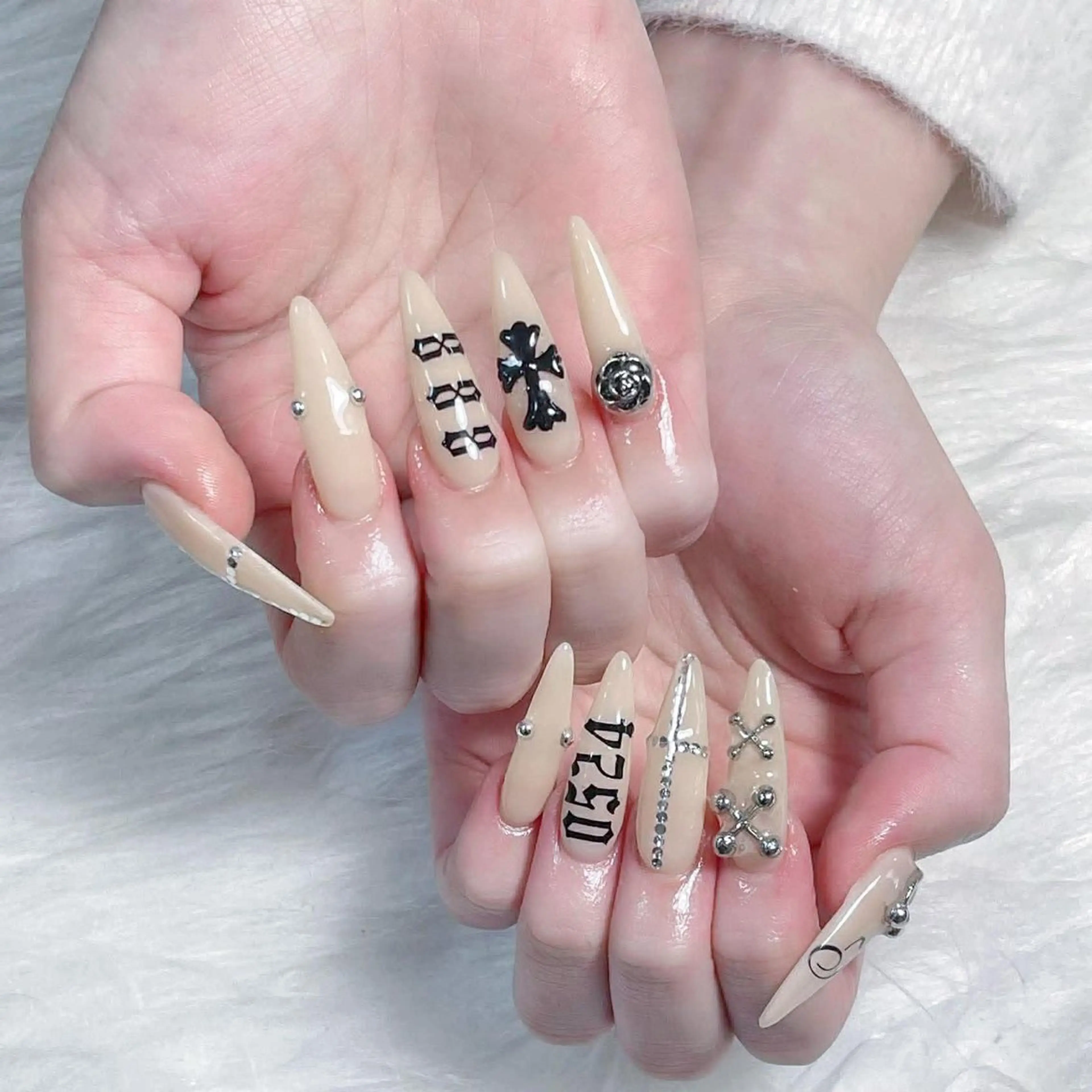 ネイル 長さ出し フレンチネイル グラデーション キラキラネイル 韓国ネイル ハンドネイル Hana Nail Salonのネイルデザイン