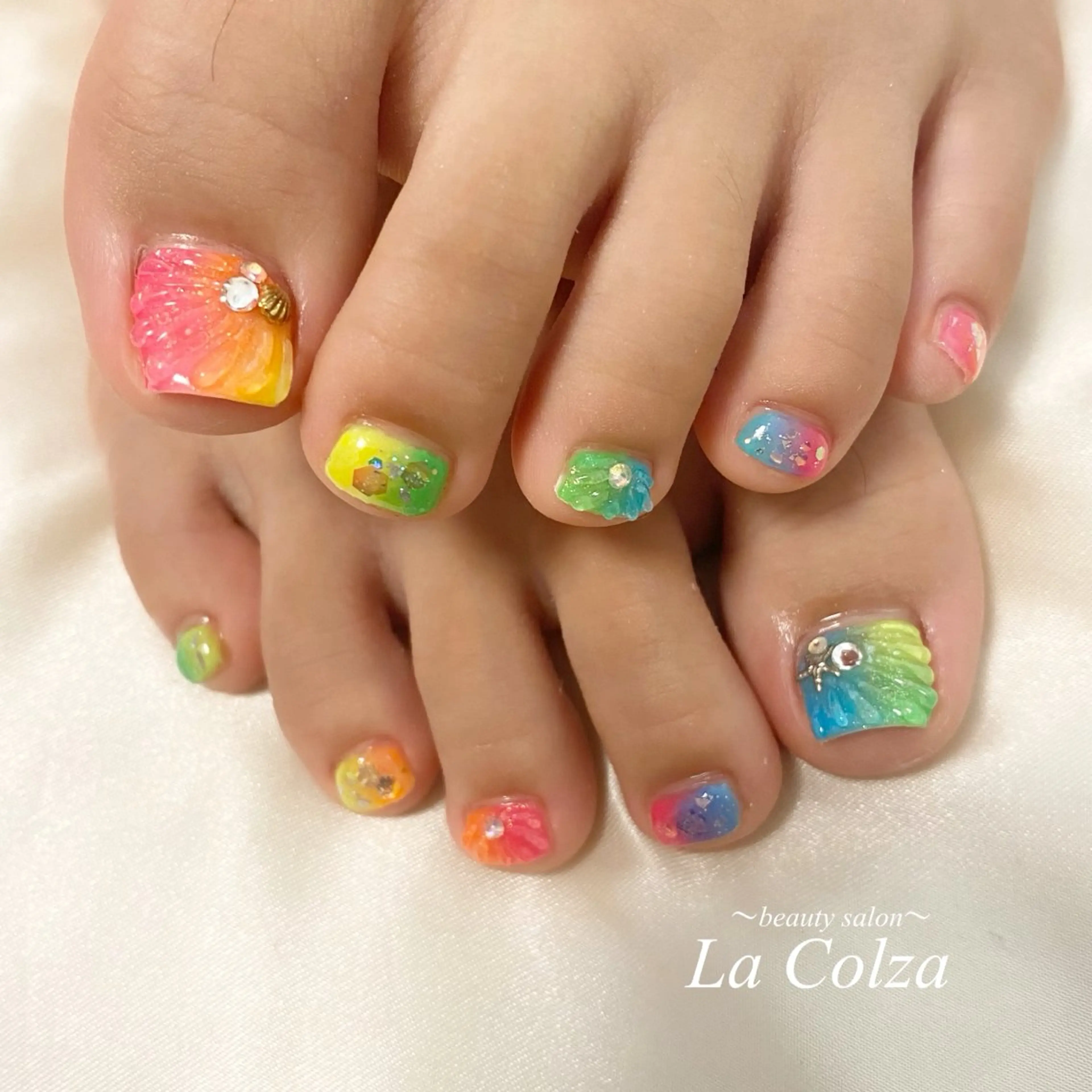 《ミニモ学割》高校生限定💅ハンドネイル・フットネイル共に30%オフ🤩の写真