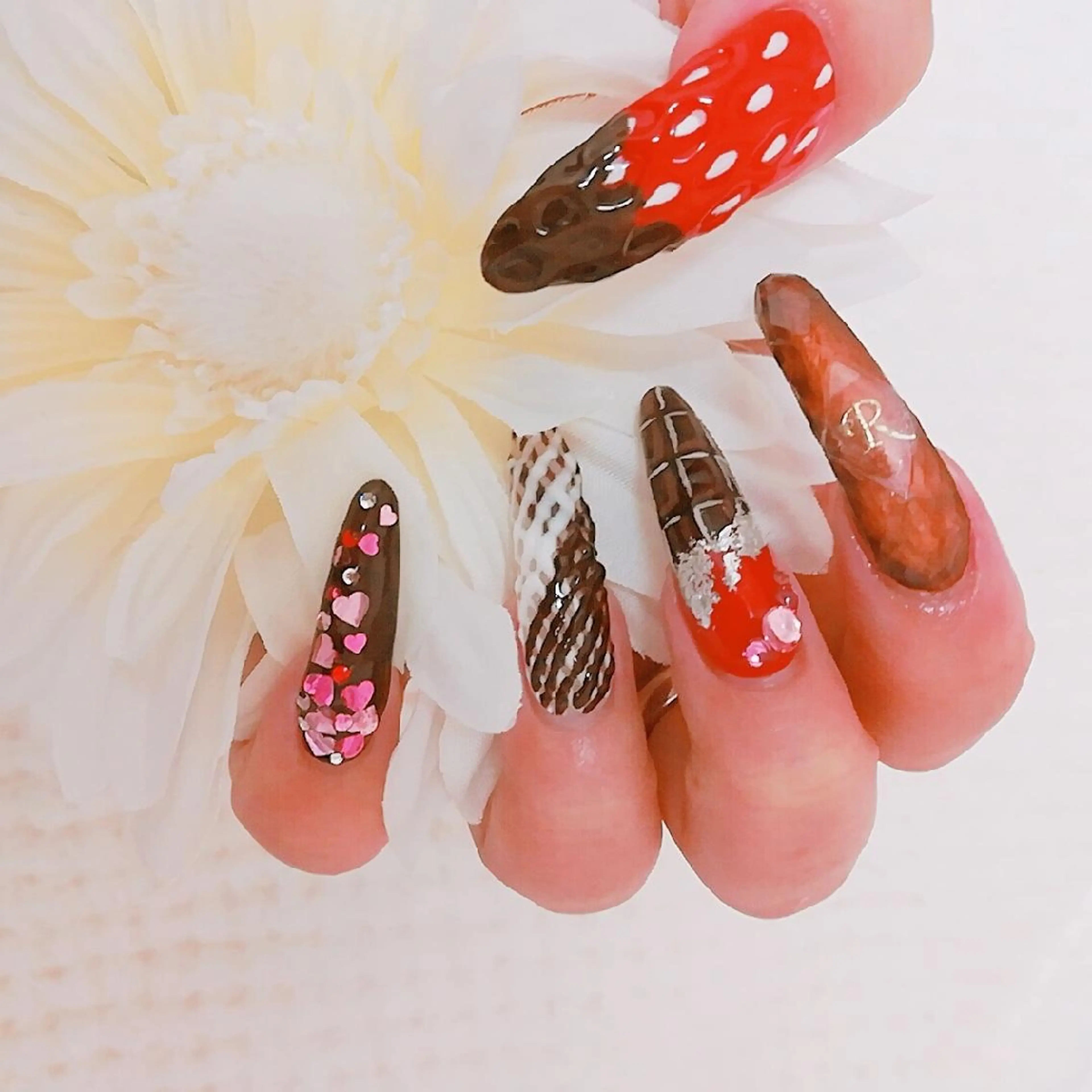 ネイル 深爪を断らない スカルプ高評価店のネイルデザイン