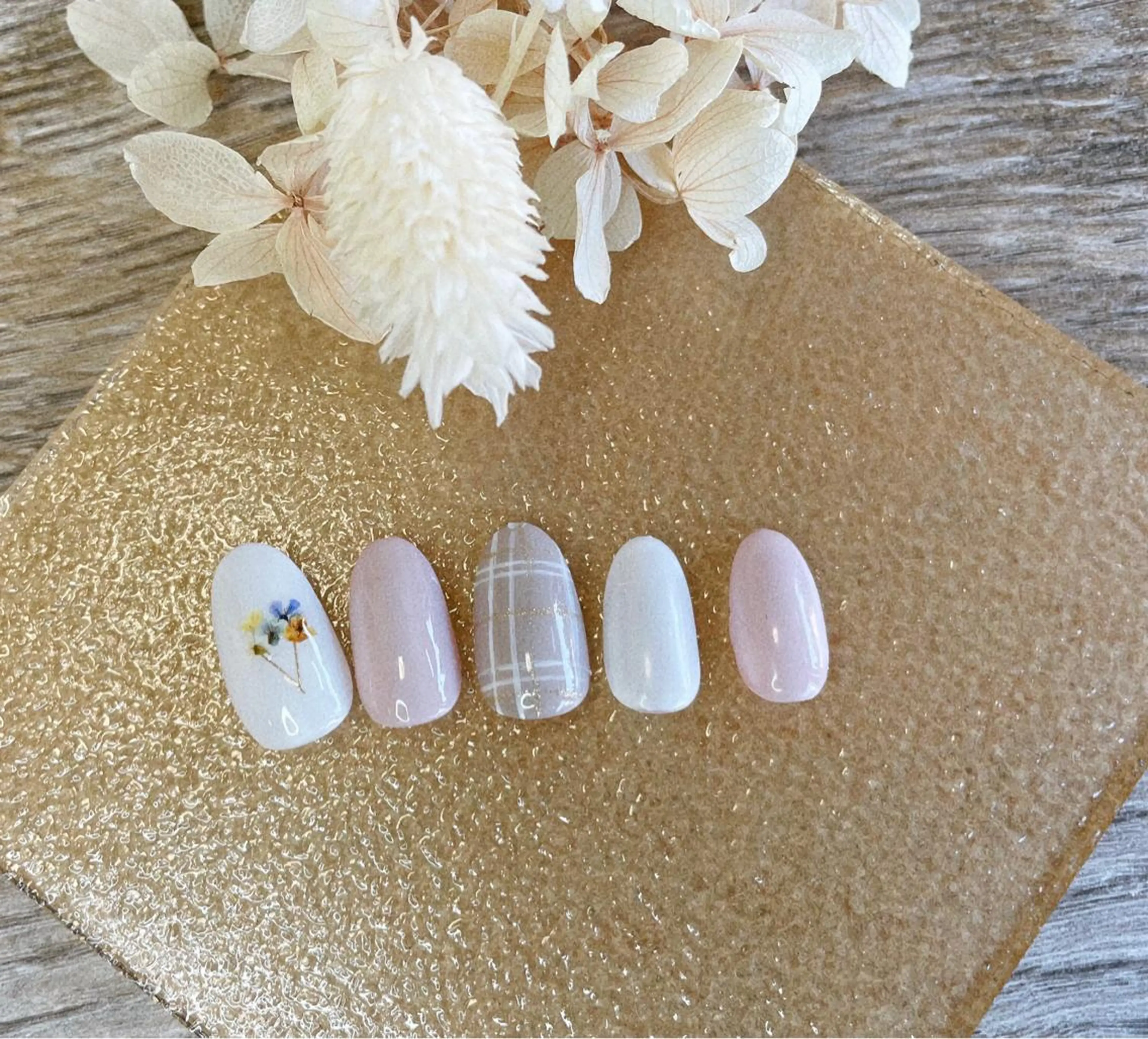 ミディアム ネイル 元住吉ネイル　Peace of Mind ナチュレ所属・元住吉ネイルサロン ナチュレのネイルデザイン