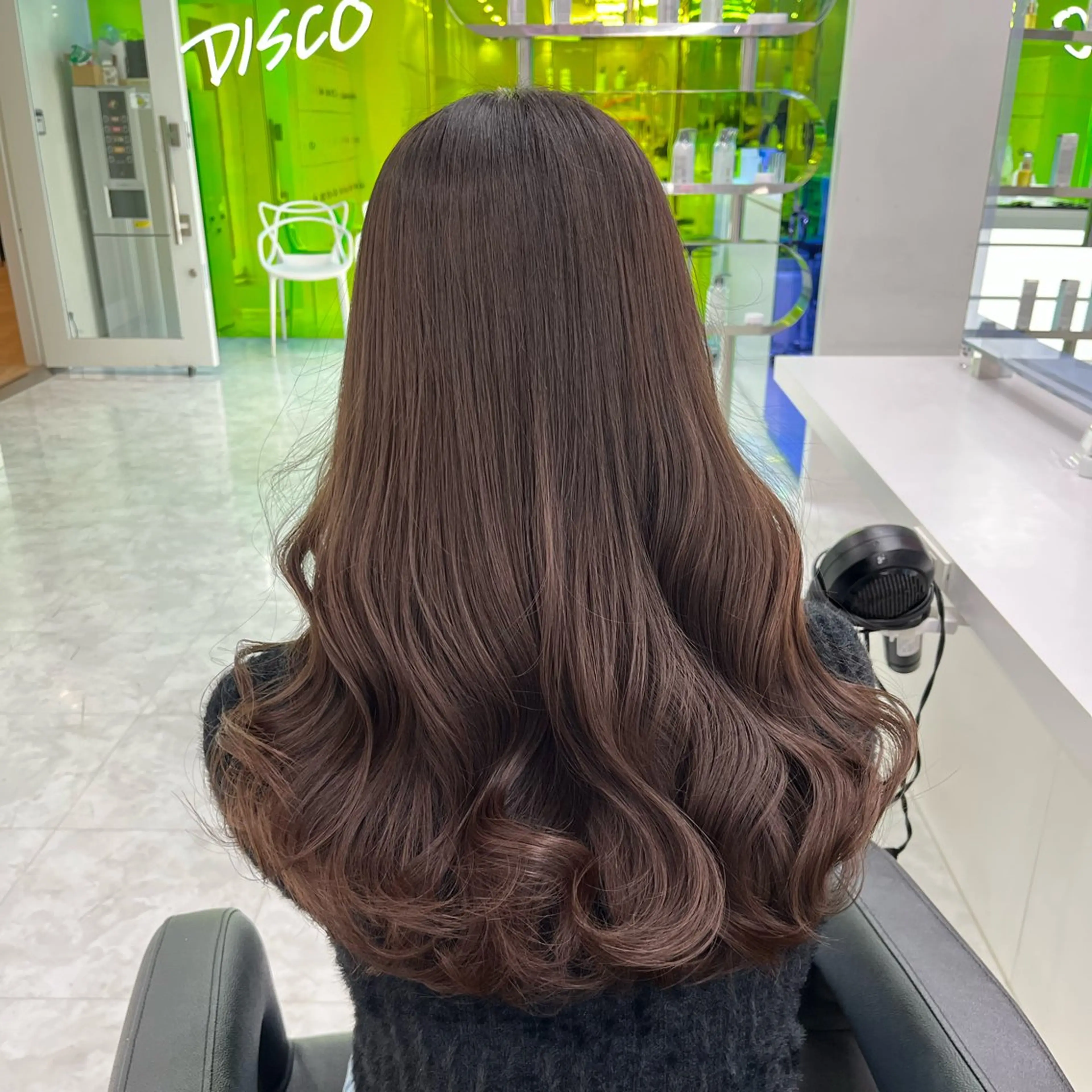 ロング カラー ブリーチなし透明感 ×縮毛矯正🤍ユウのヘアスタイル