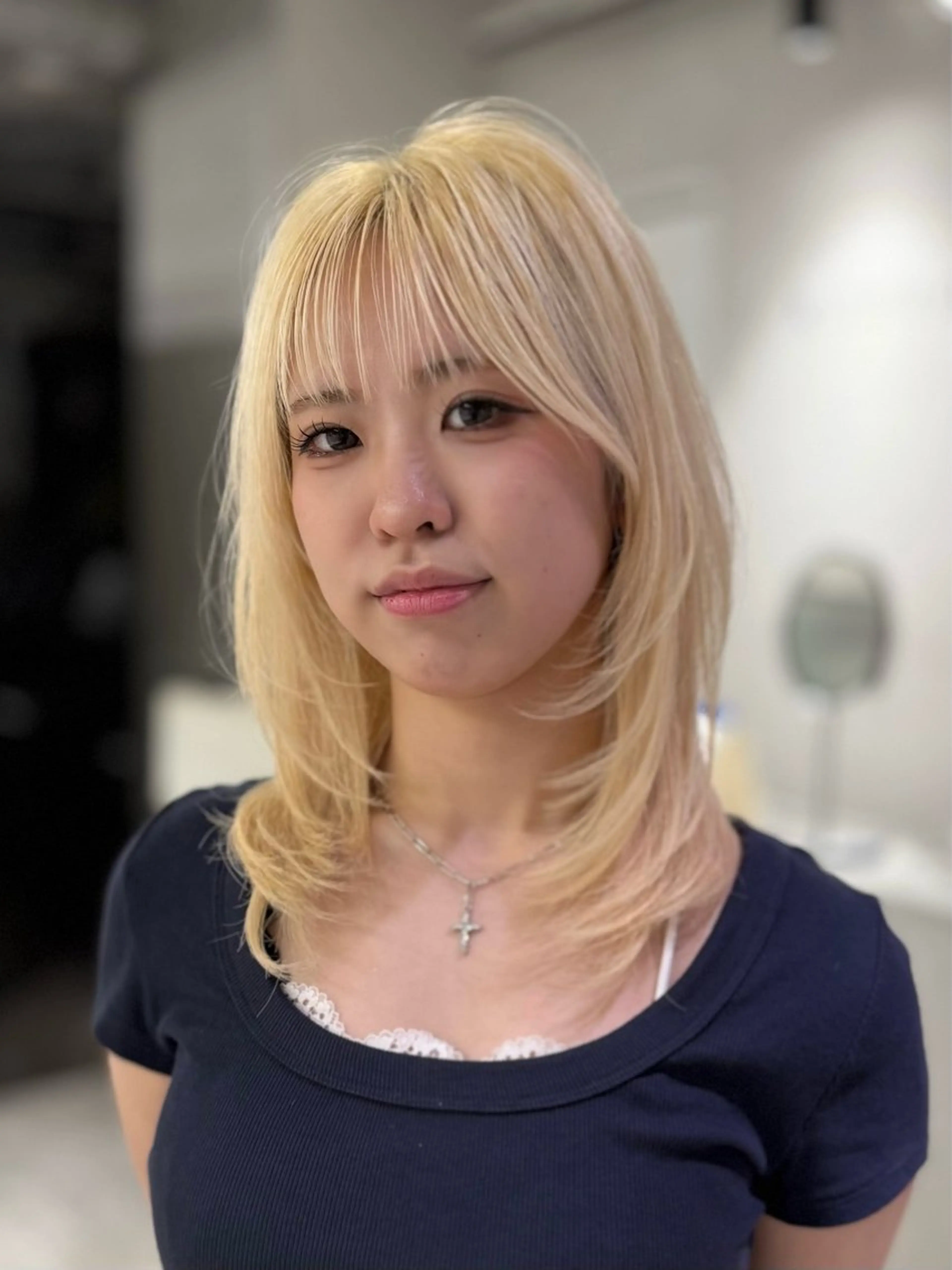 ミディアム 顔周りカット ハイレイヤー レイヤーカット 小顔カット 大阪梅田 稲葉利也斗のヘアスタイル