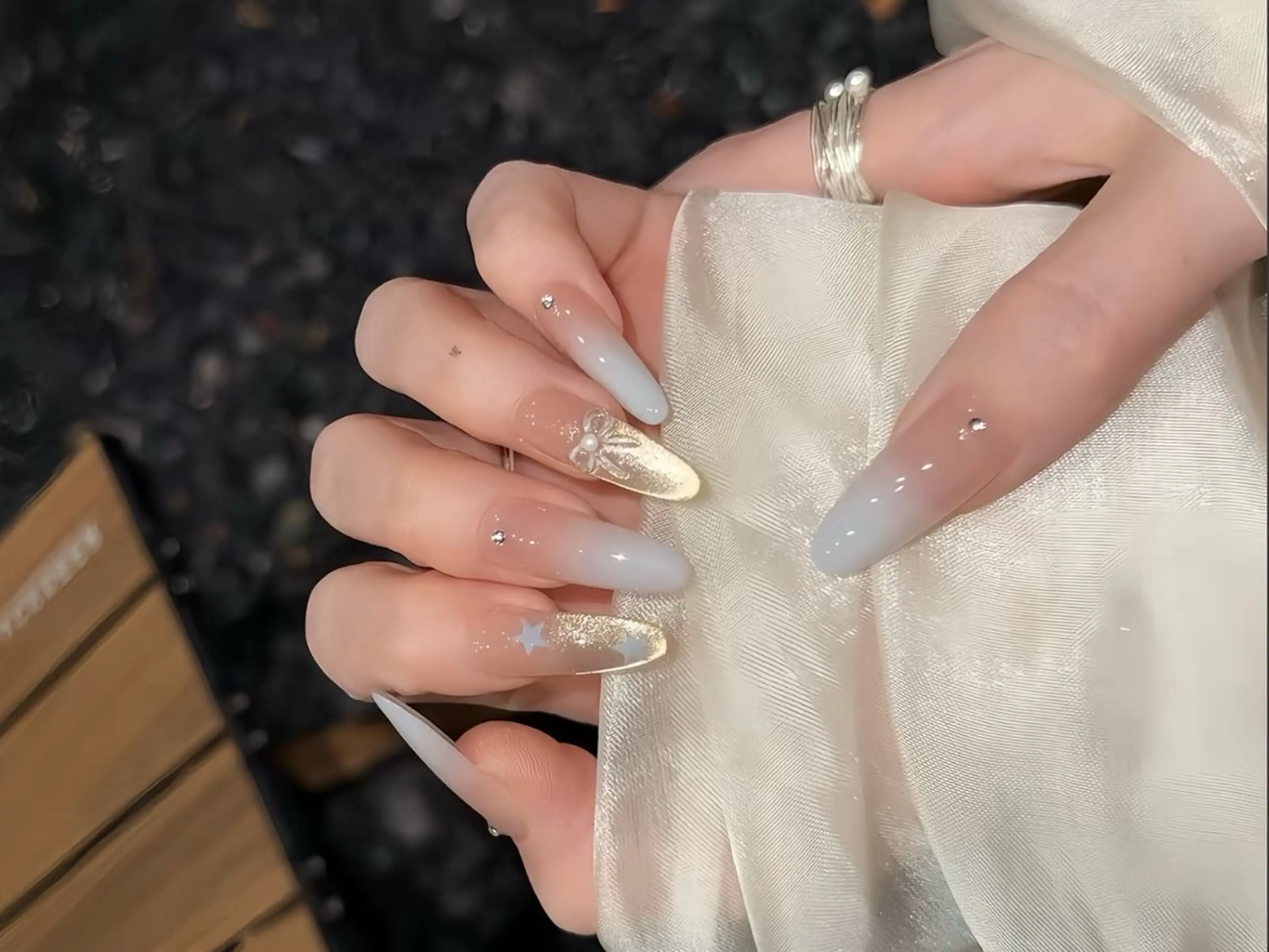 ネイル アートネイル オーロラネイル クリアネイル 長さ出し フレンチネイル 石井 百合のネイルデザイン