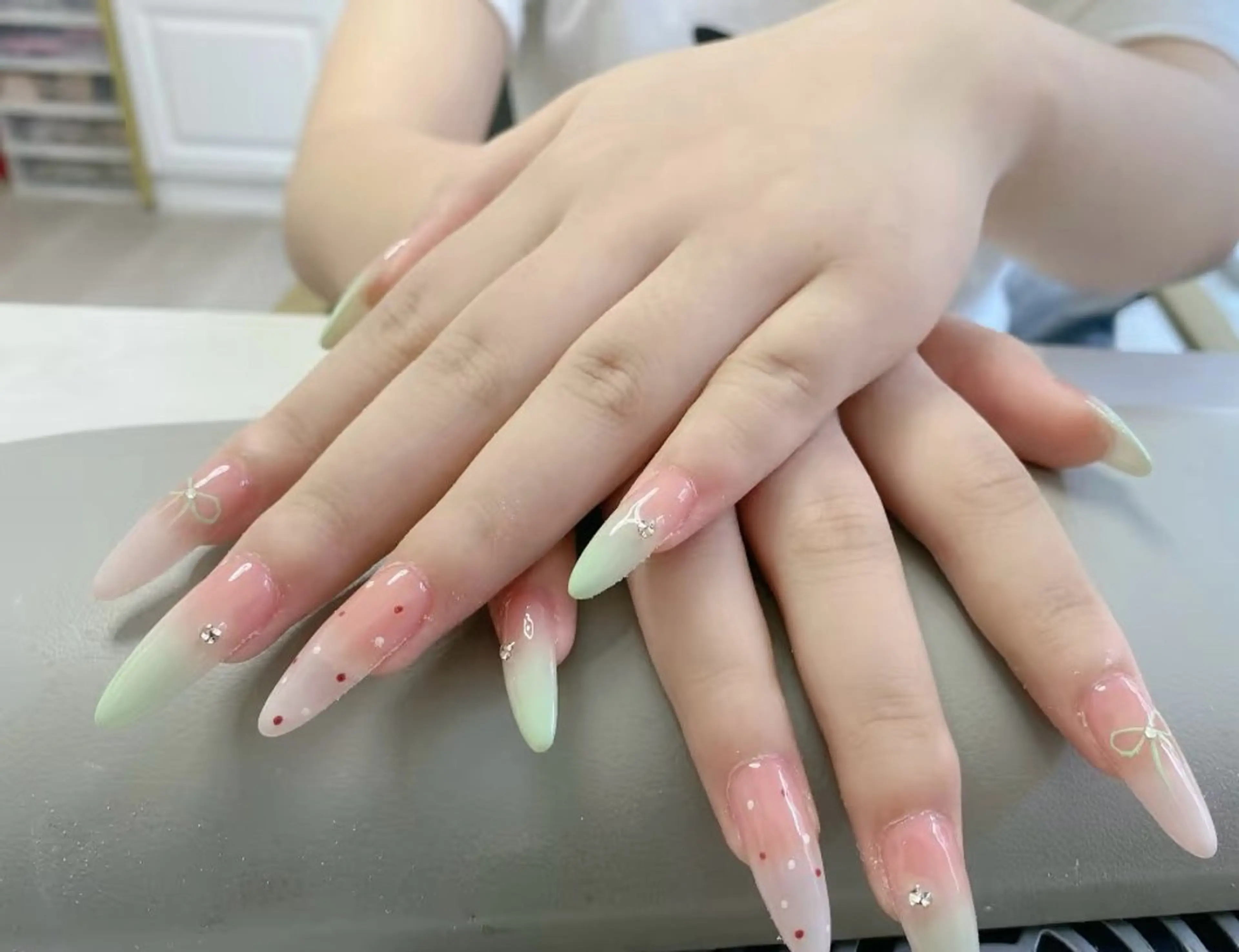 ネイル 高木 維麗絲のネイルデザイン