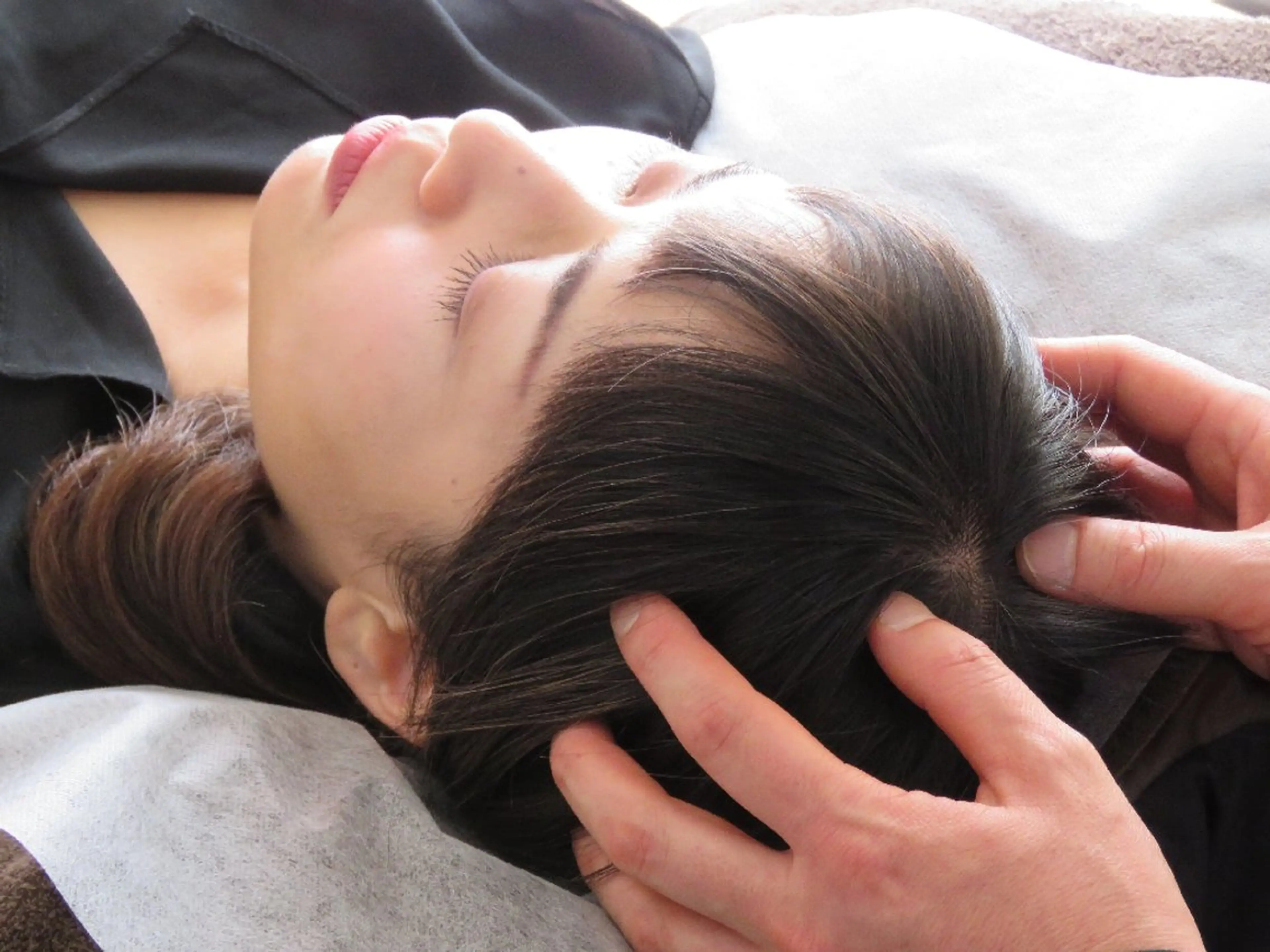 【初回限定】眼精疲労＆脳疲労ケア！集中力アップ！ドライヘッドマッサージ(ドライヘッドスパ)60分の写真