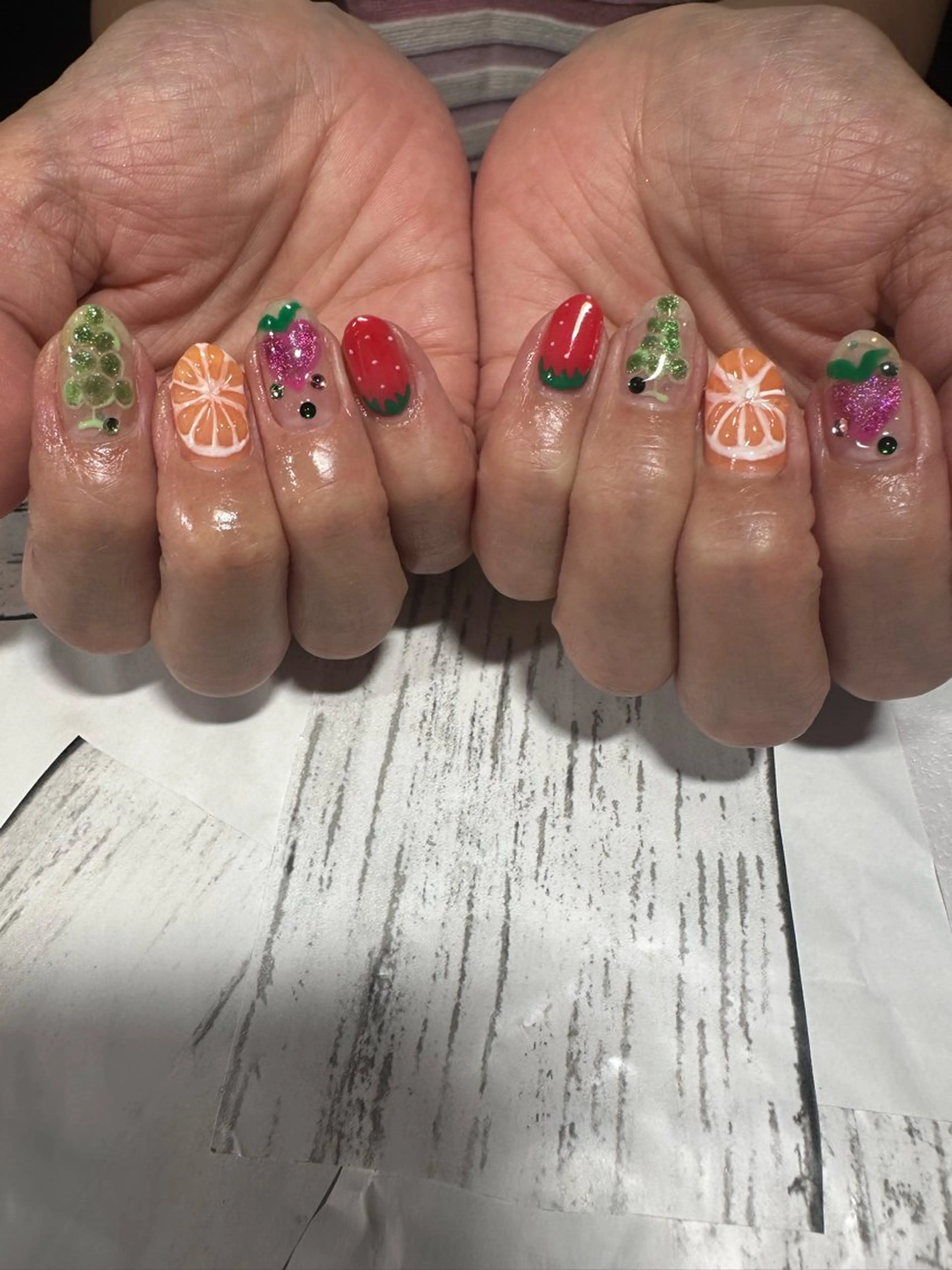 ネイル e.nail所属・🍎吉田 恵里🍎のネイルデザイン