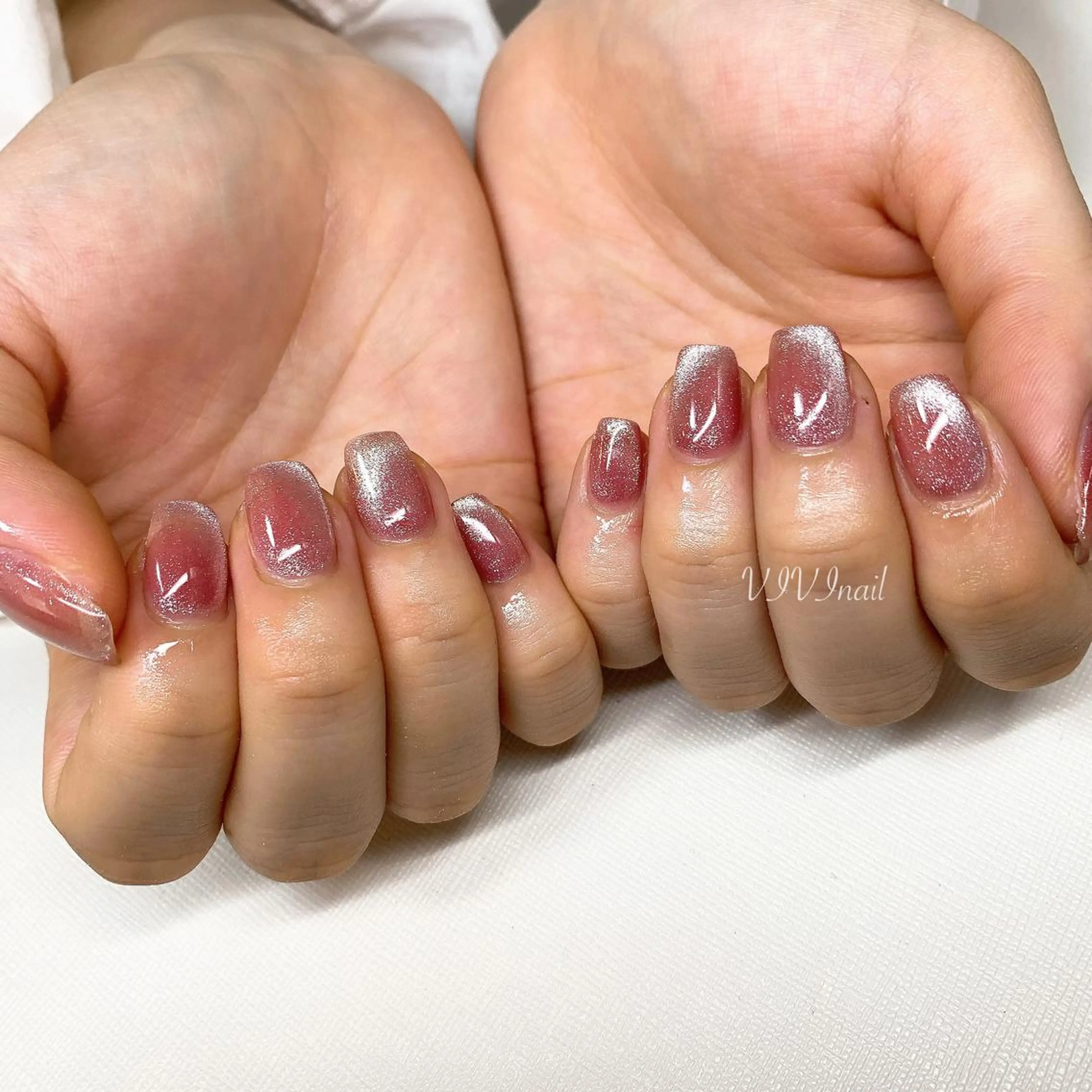 ネイル マグネットネイル ピンク シンプルネイル ハンドネイル vivi nailのネイルデザイン