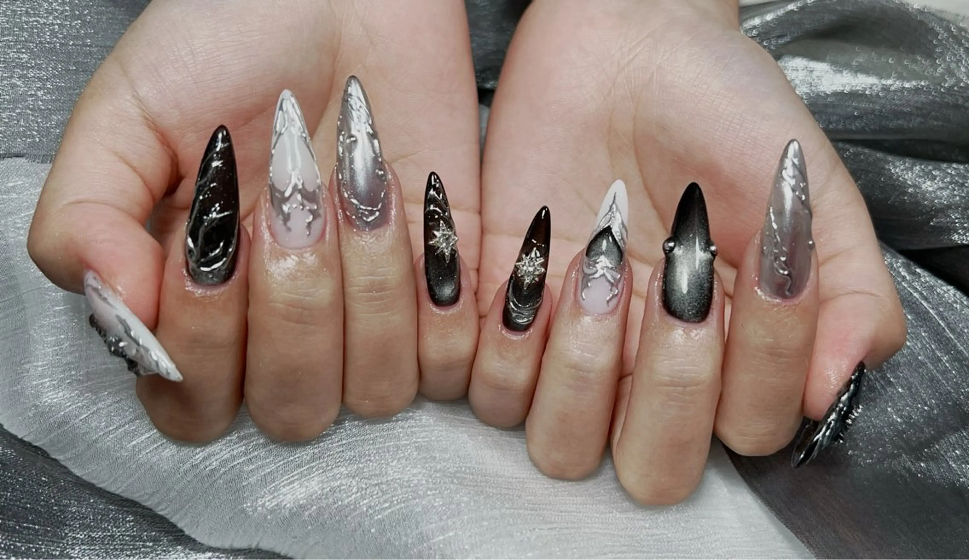 ネイル 石井 みなみのネイルデザイン