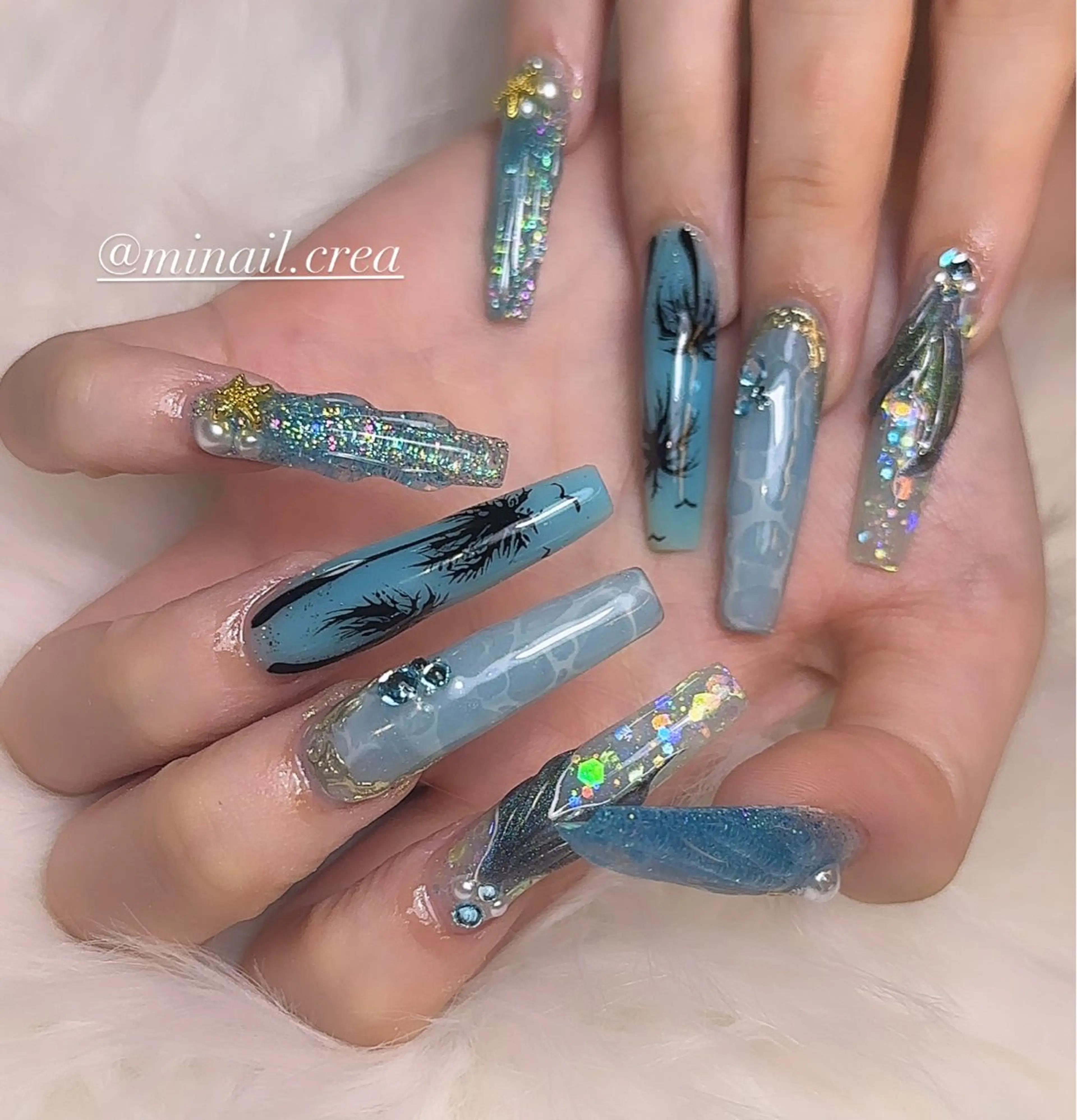 ネイル ブルー ジェルネイル キラキラネイル スカルプネイル 夏ネイル ハンドネイル CRéA　-private nailsalon-所属・CReA nailのネイルデザイン