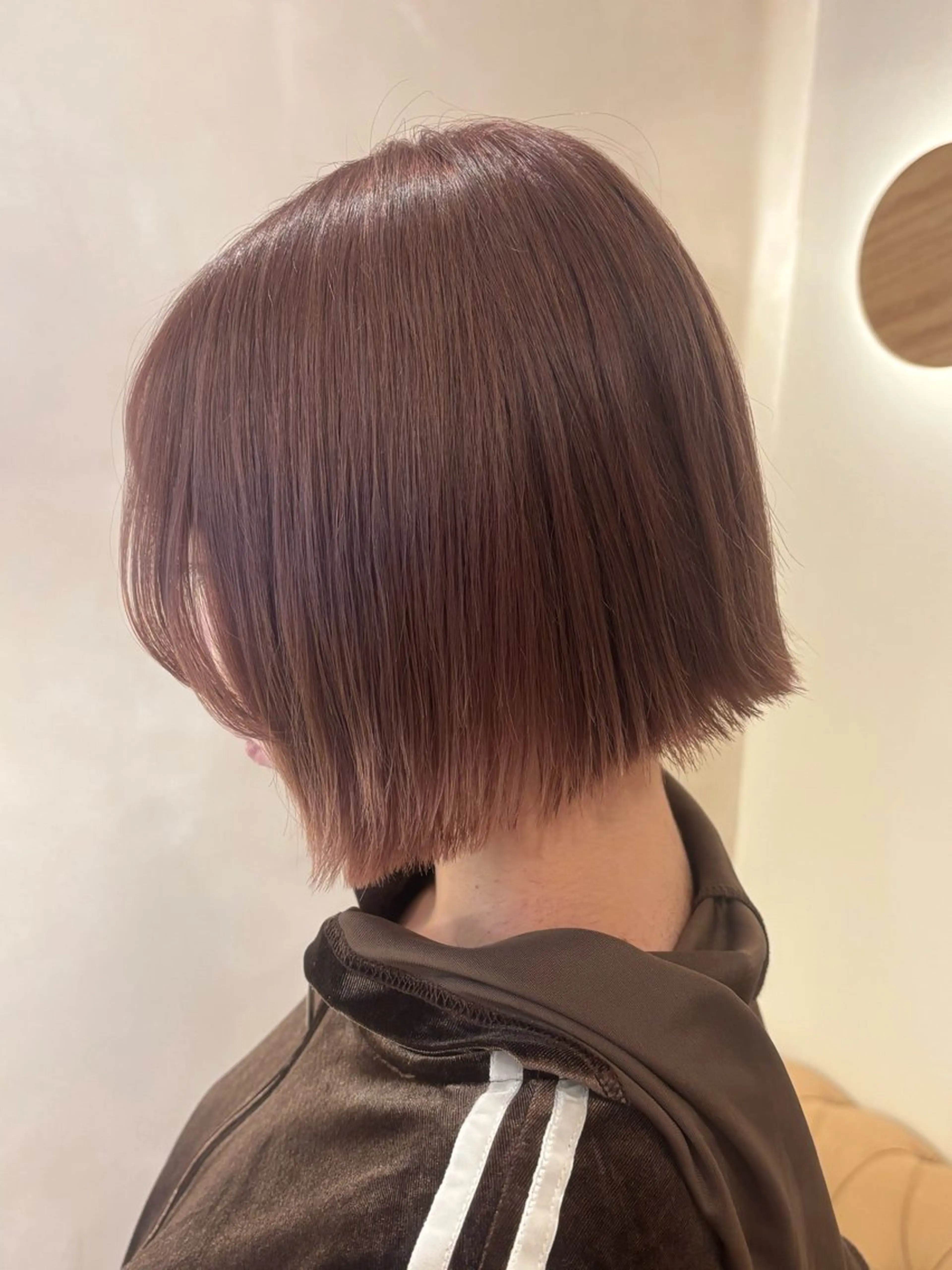 ミディアム カラー ベージュカラー ピンクカラー ピンクベージュ カット ヘアカラー シンバヒナノ/パーマ レイヤーカット/ボブのヘアスタイル