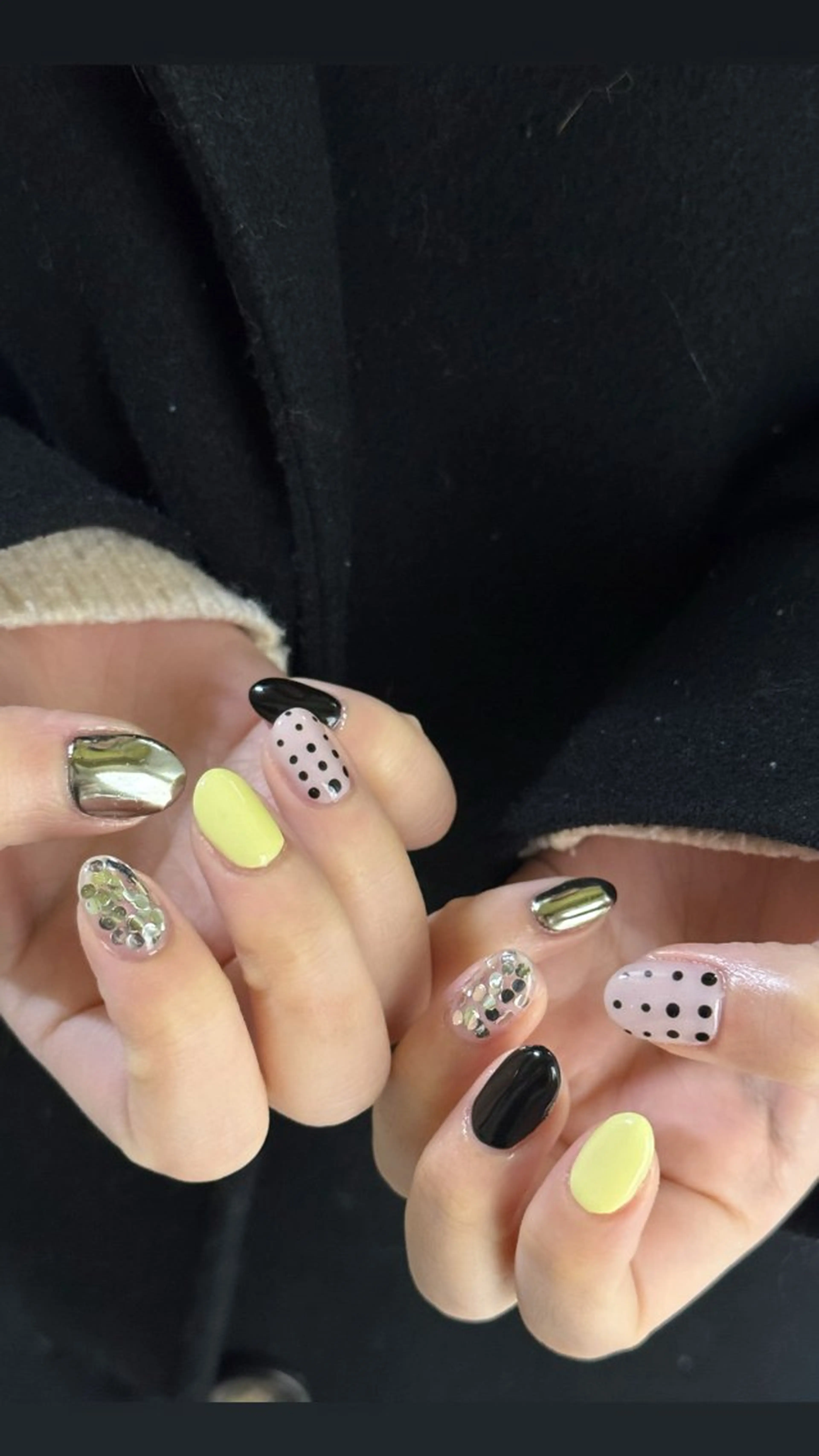 ネイル ドット ハンドネイル 五百路 蛍来のネイルデザイン