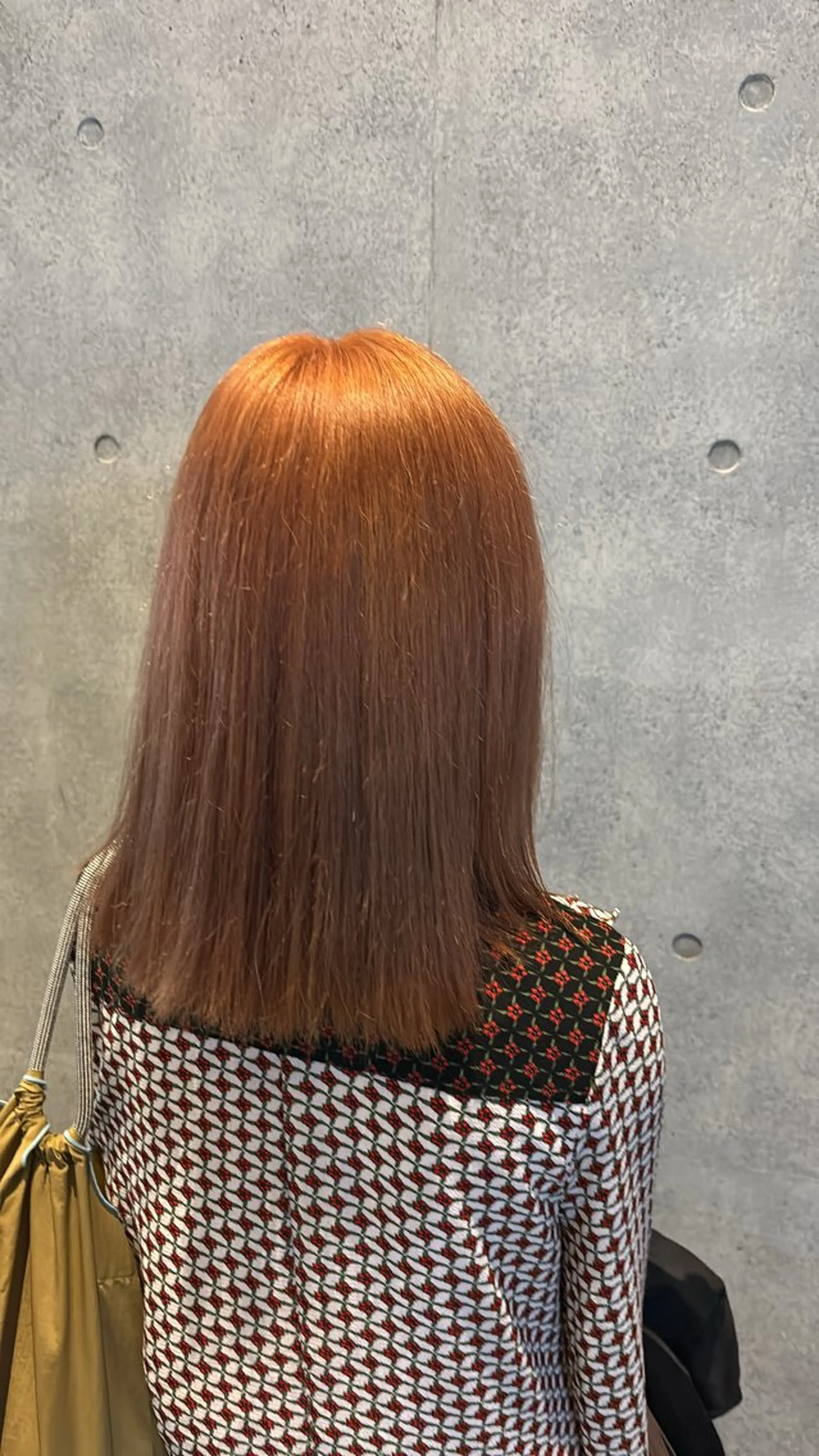 セミロング ヘアカラー ハイトーン/艶髪/ スパ/下北沢もえかのヘアスタイル