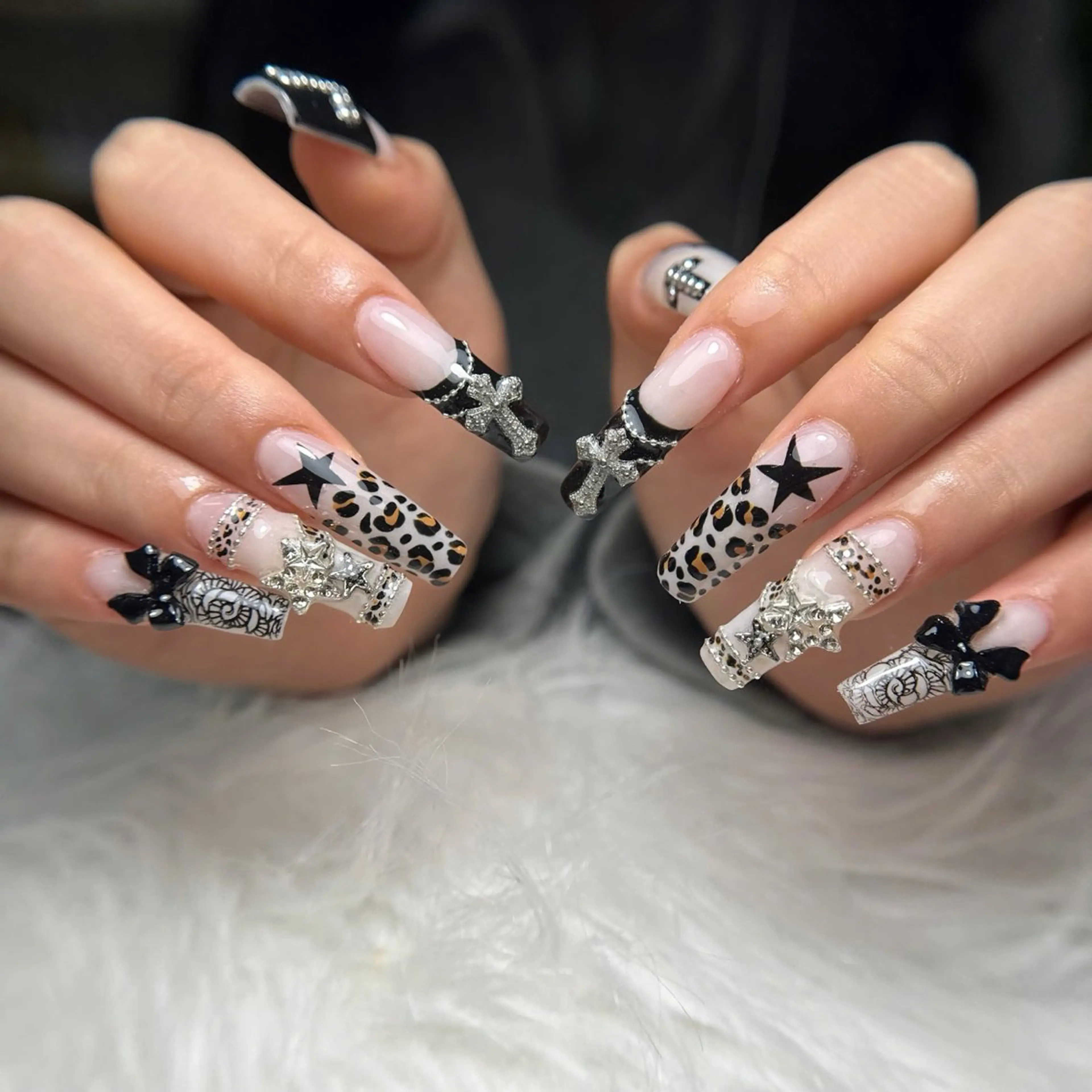 ネイル オーロラネイル 長さ出し フラッシュネイル フレンチネイル ジェルネイル Michi_Nails_Salon所属・Michi Nail Staffのネイルデザイン