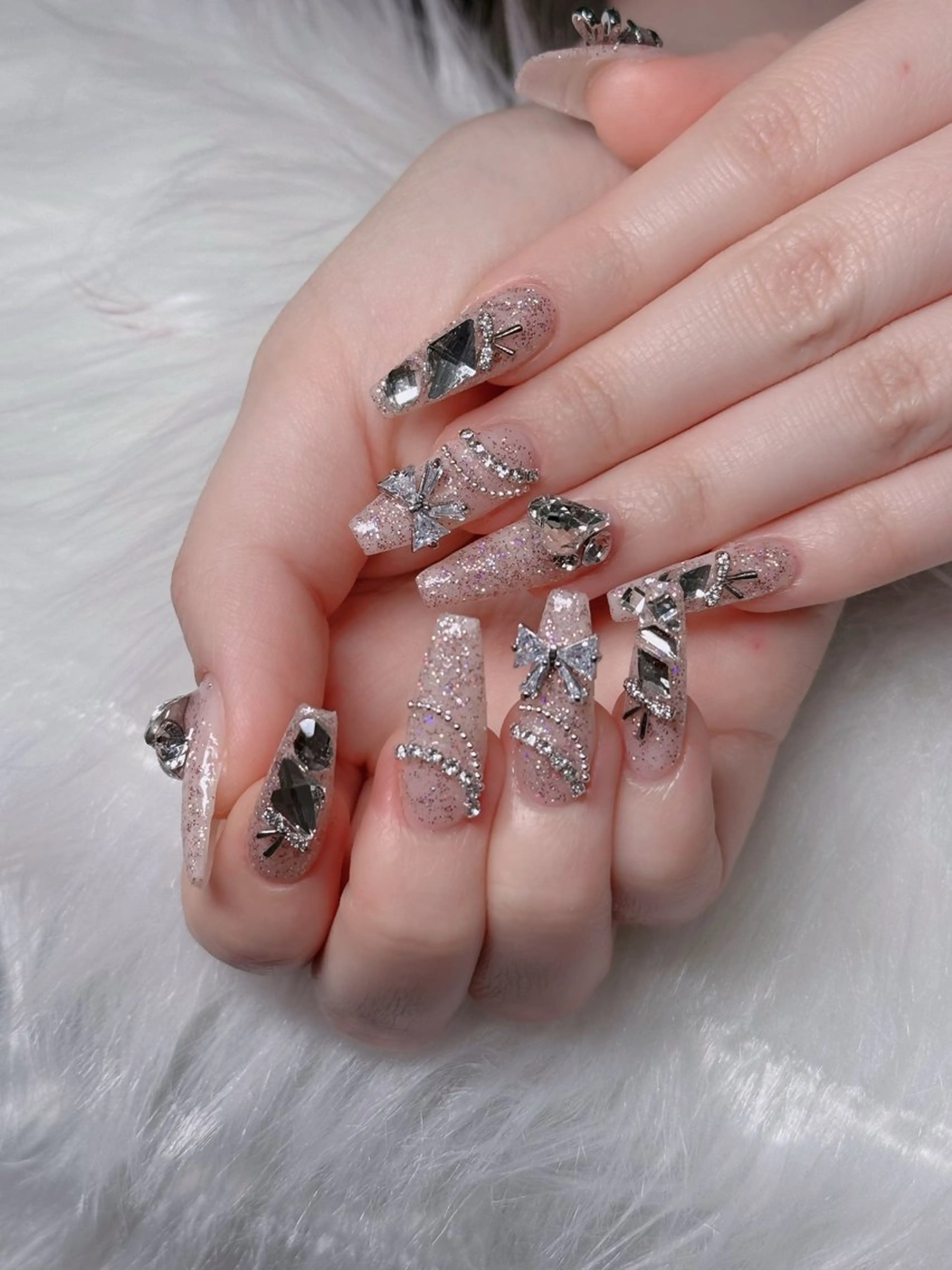 ネイル フレンチネイル ジェルネイル ガラスフレンチ ハロウィン ハート ハンドネイル H.baby Nail Salonのネイルデザイン