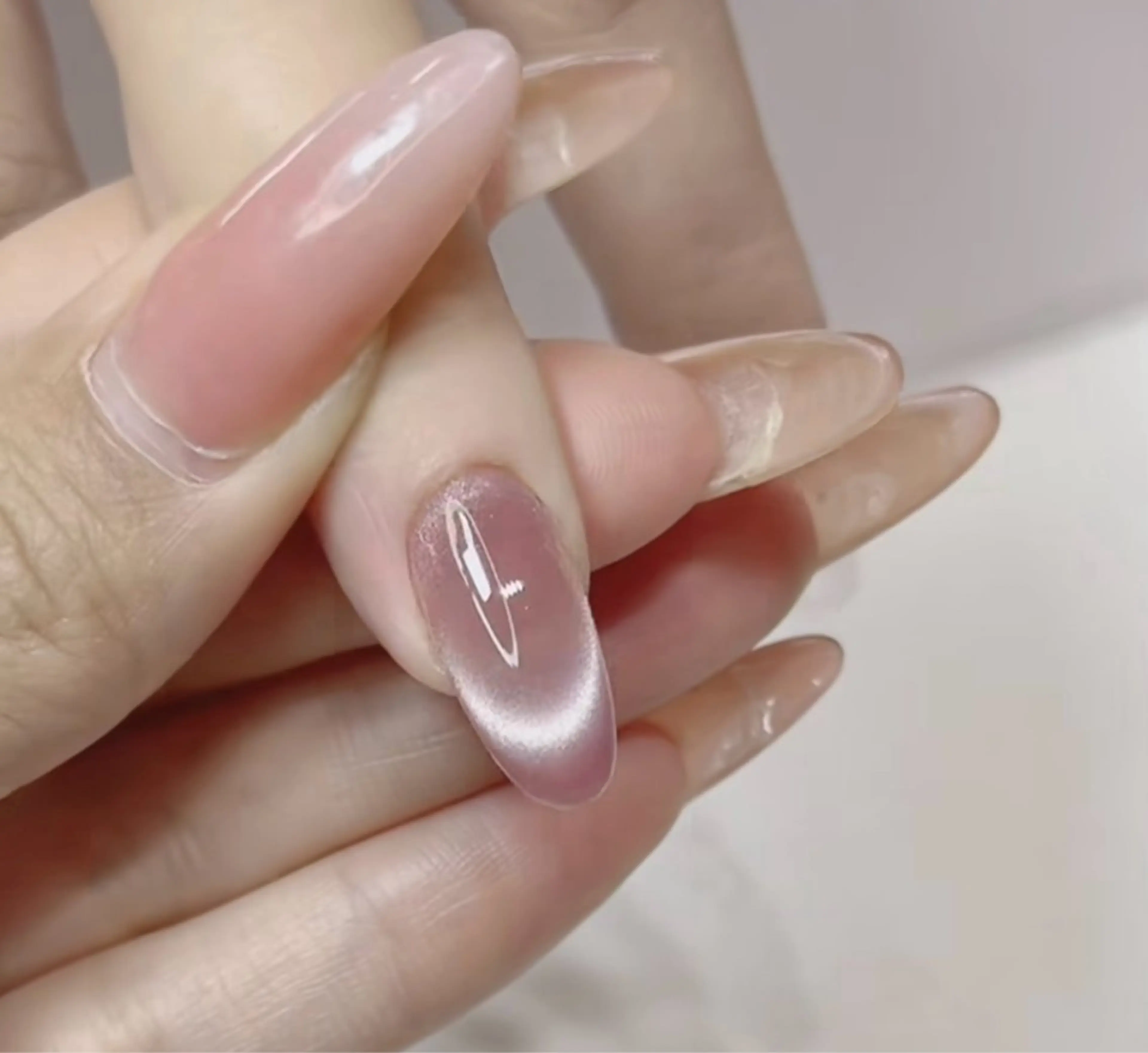 ネイル フレンチネイル マグネットネイル マグネットフレンチ オトク ネイルのネイルデザイン