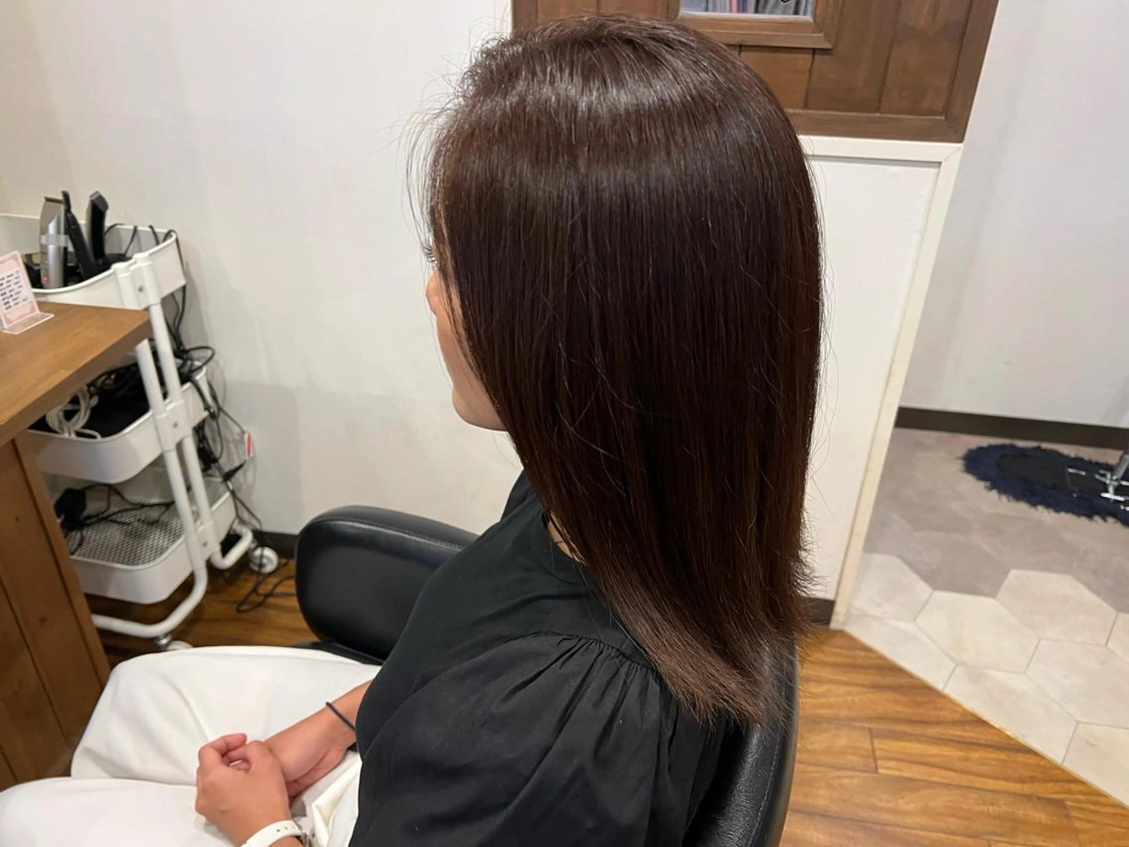 カラー 馬場 麻奈美のヘアスタイル