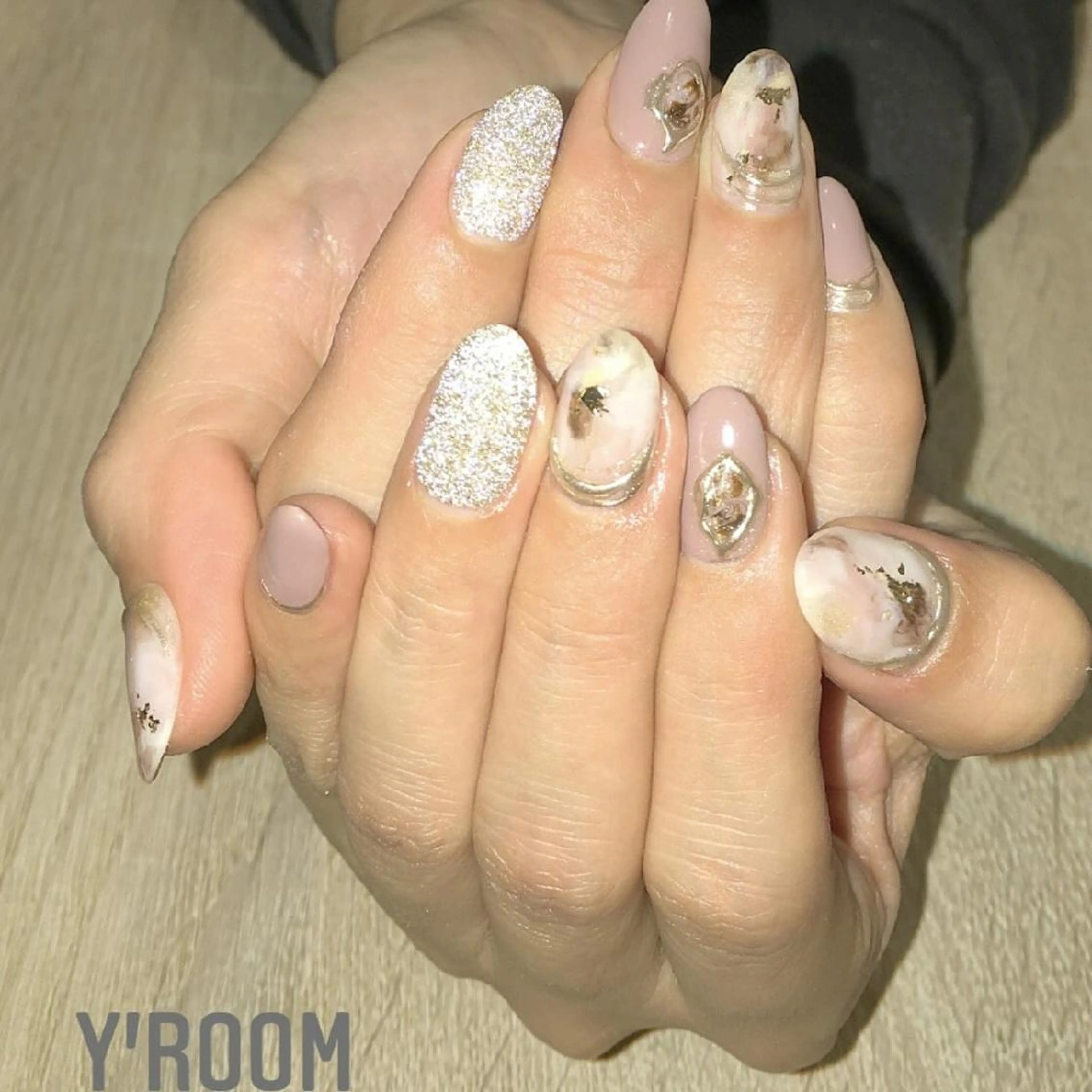 ネイル フラッシュネイル ジェルネイル ニュアンスネイル ワンカラーネイル パラジェル YUKA （ネイリスト）のネイルデザイン