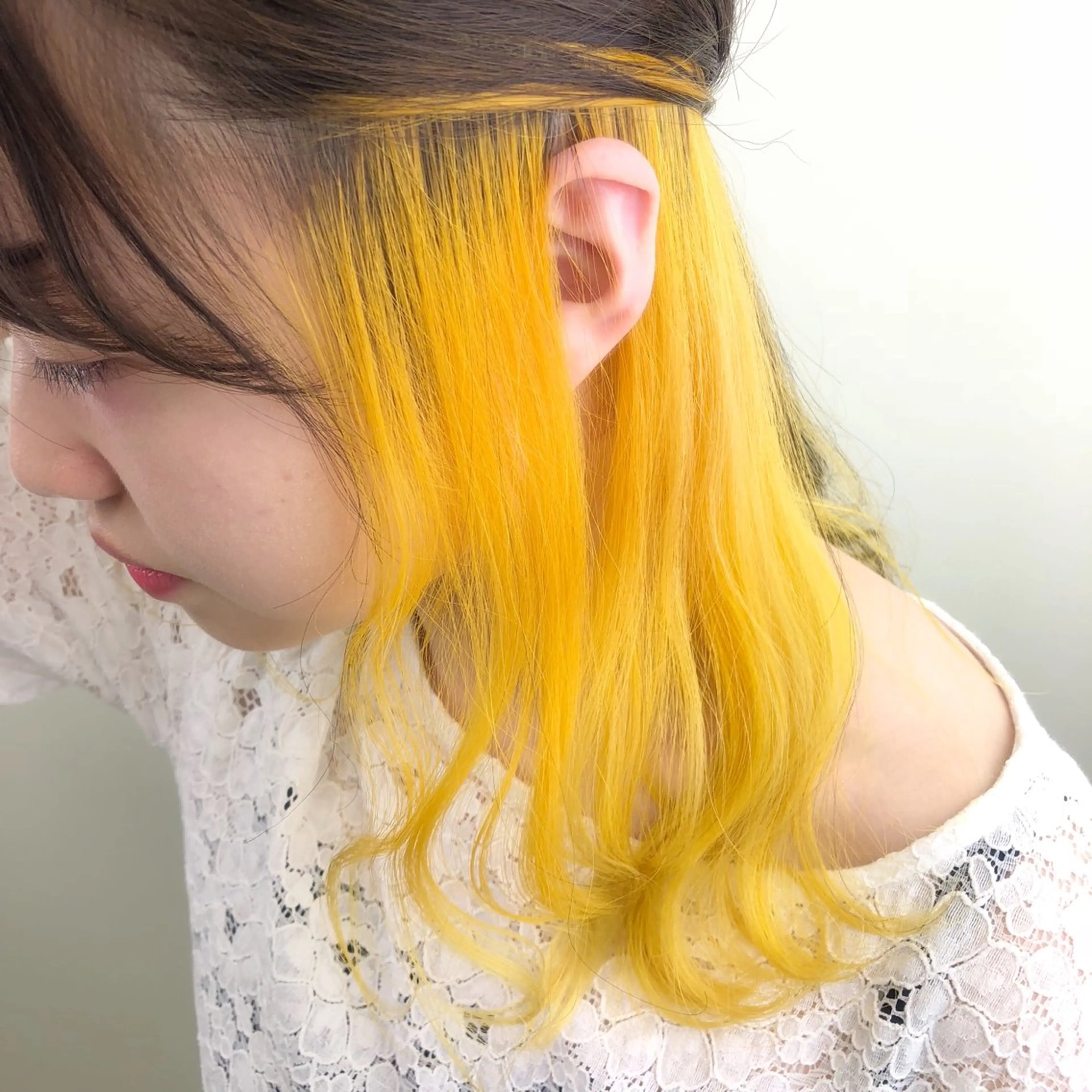 ミディアム カラー SALOWIN池袋East店3F所属・インナーカラー 推し ブリーチ  髪質改善のヘアスタイル