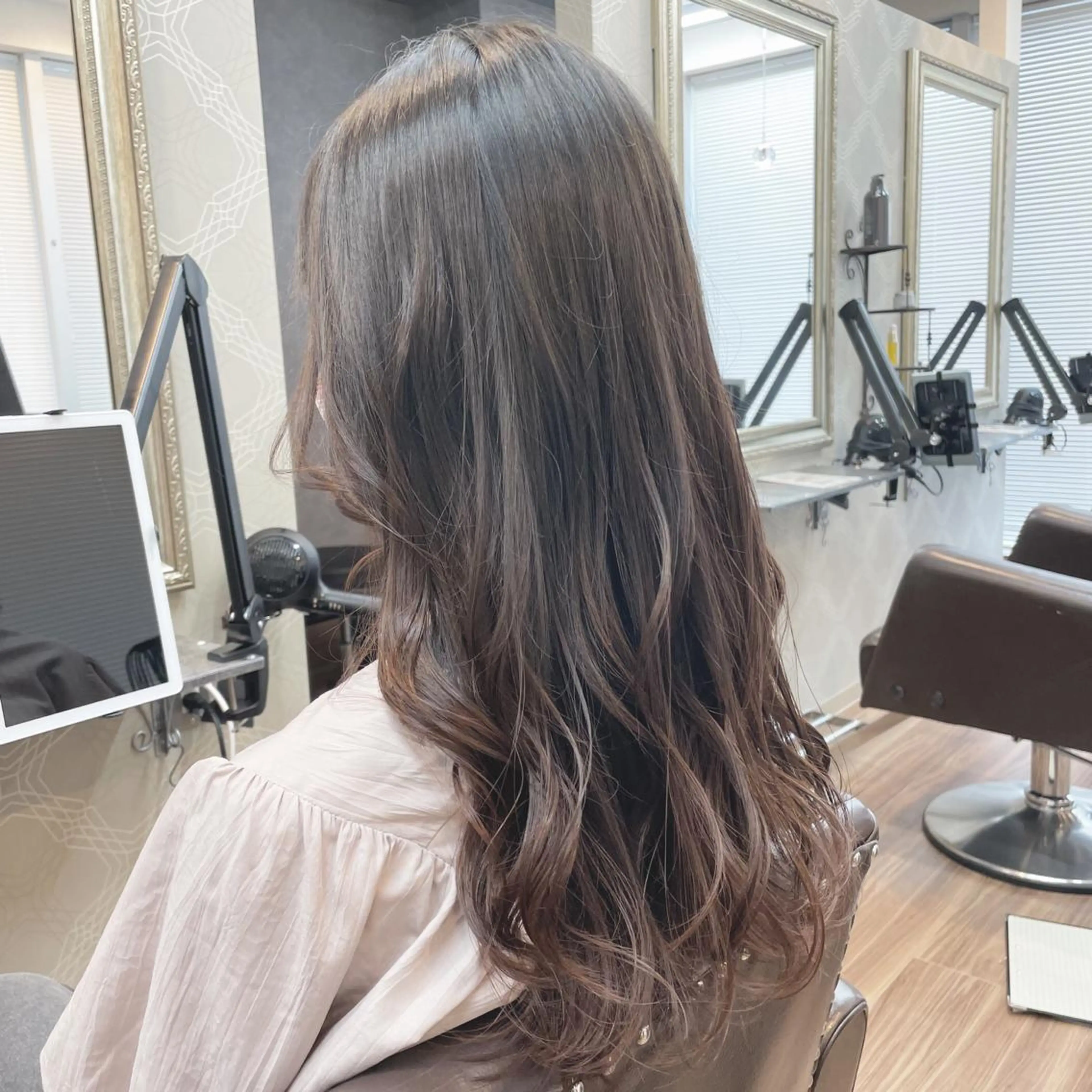 ロング レイヤーカット 塚本 美咲/ ボブ・ヘッドスパのヘアスタイル