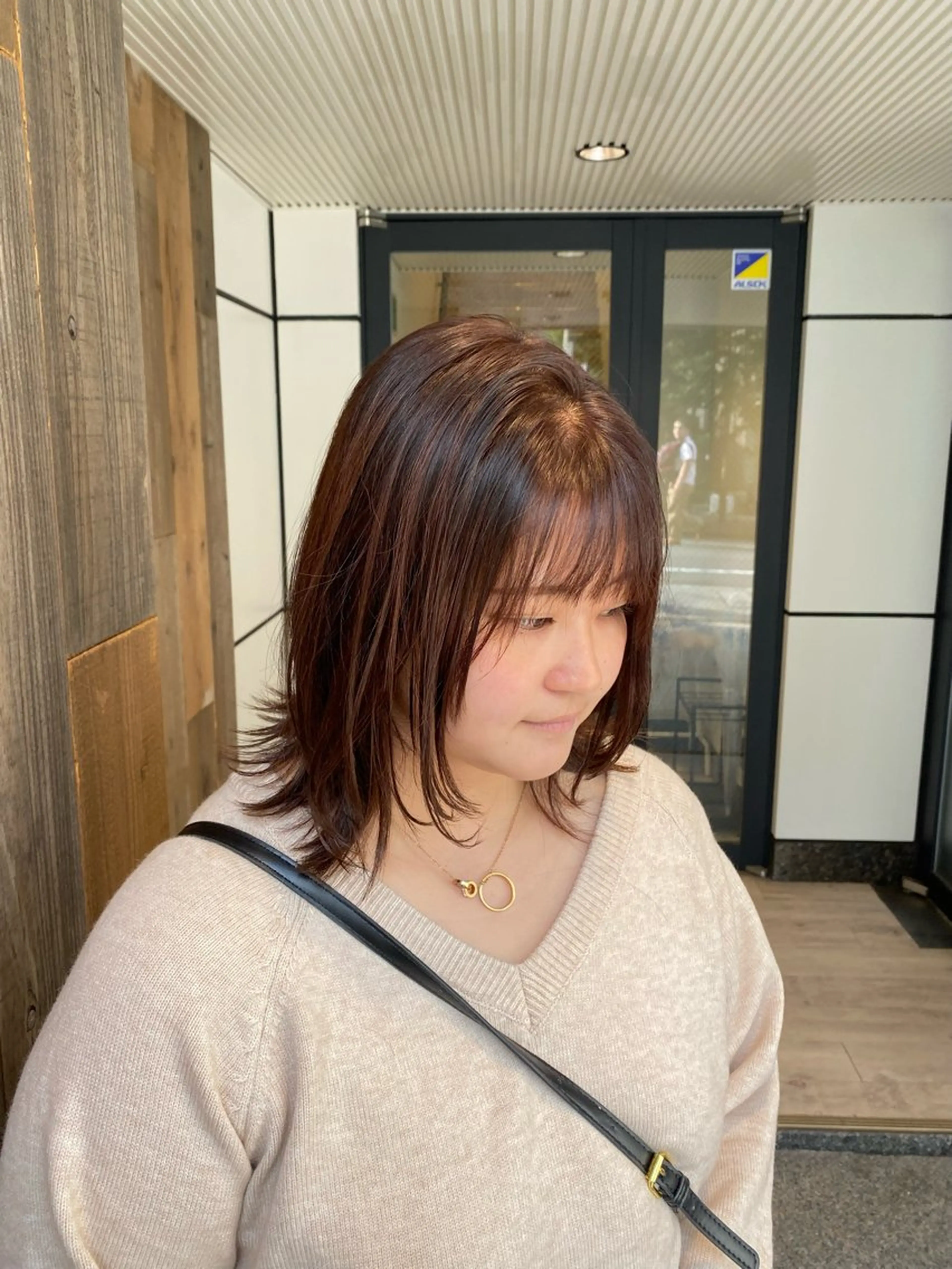 ミディアム カラー 顔まわりレイヤー レイヤーカット 小顔カット カット ヘアカラー トリートメント 🍑 モモカ🍑のヘアスタイル