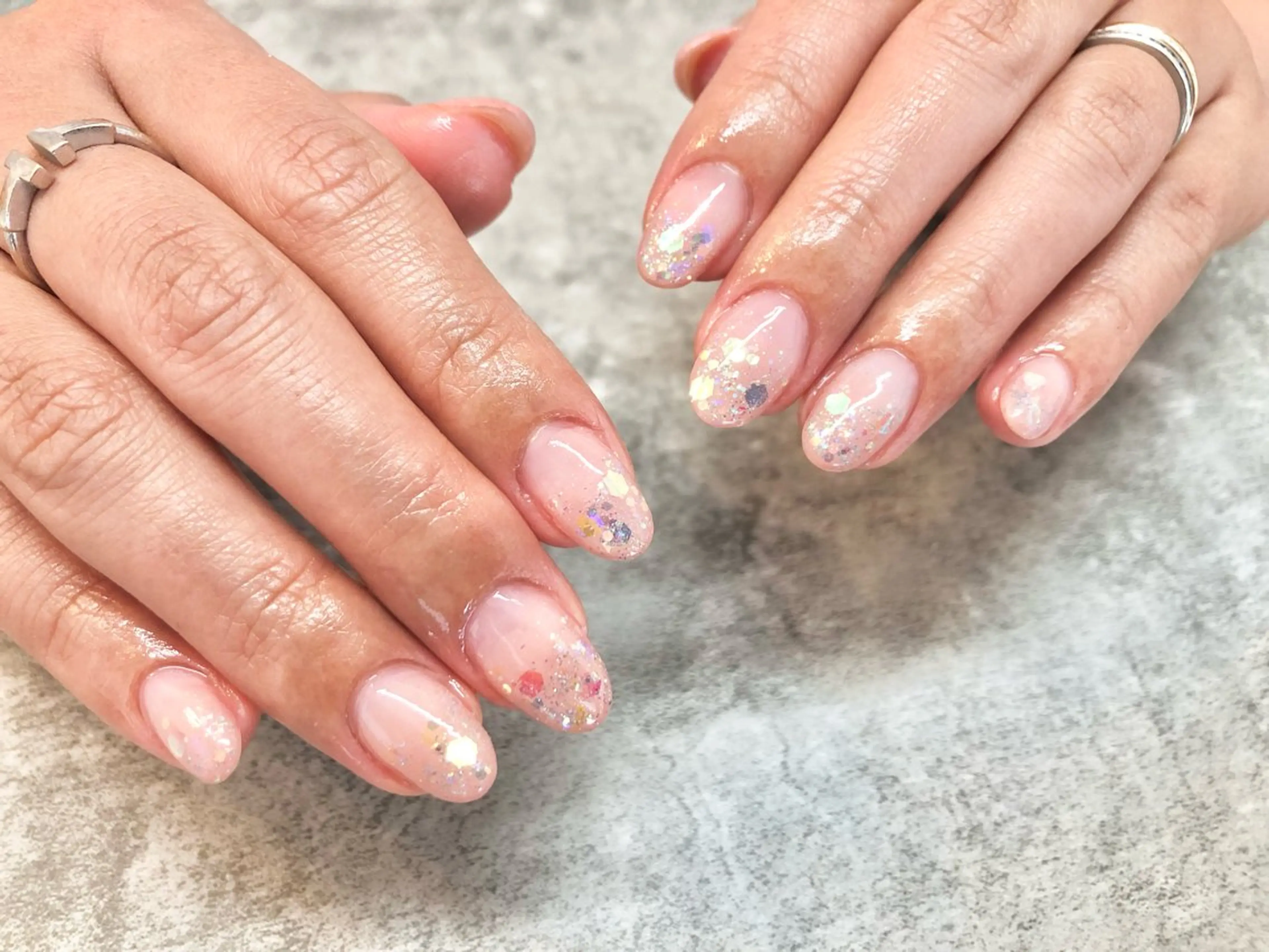 ネイル キラキラネイル ハンドネイル 鈴木 麻里のネイルデザイン