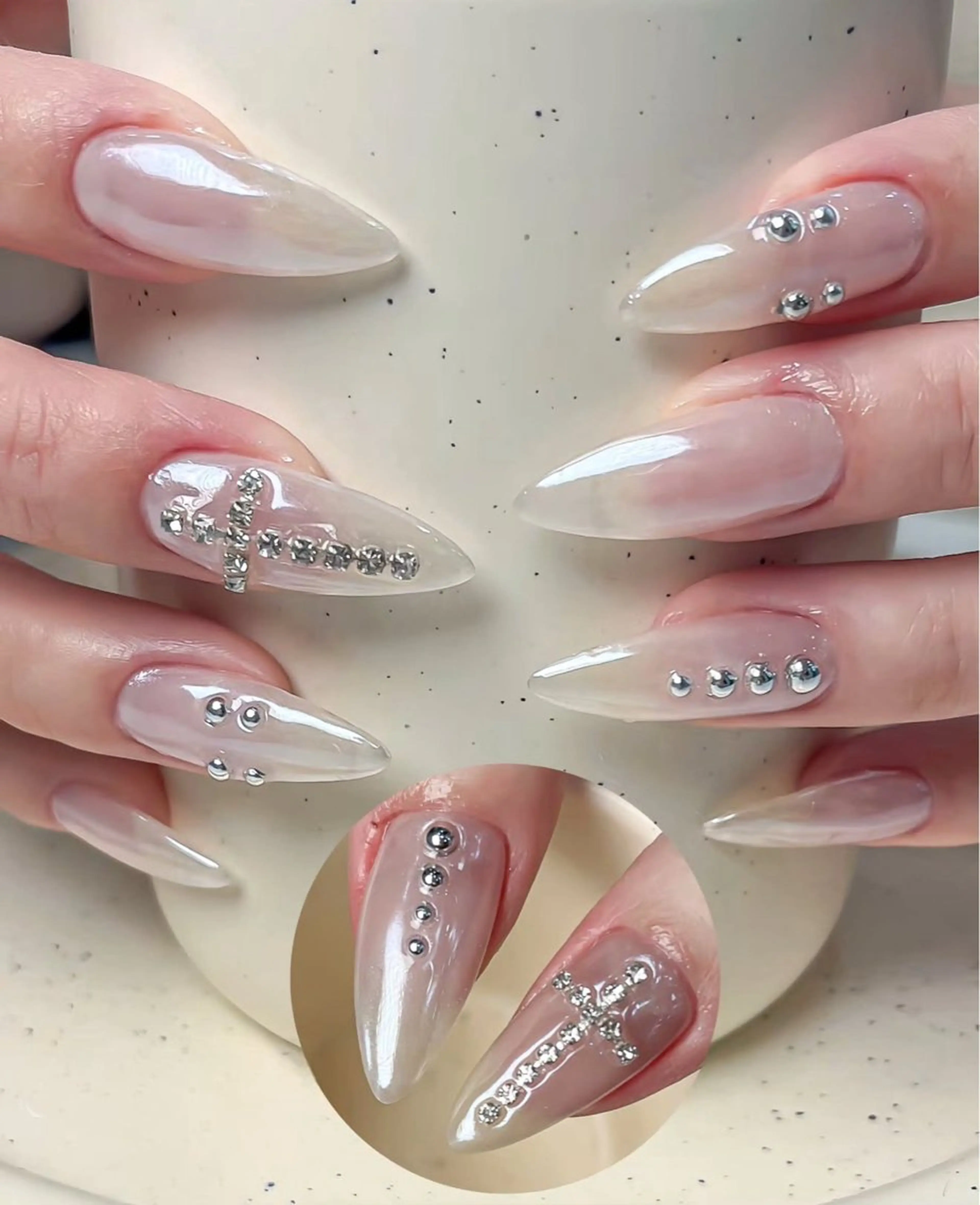 ネイル アニマル柄 オーロラネイル チークネイル フラッシュネイル ジェルネイル ハンドネイル Lyna 池袋のネイルデザイン