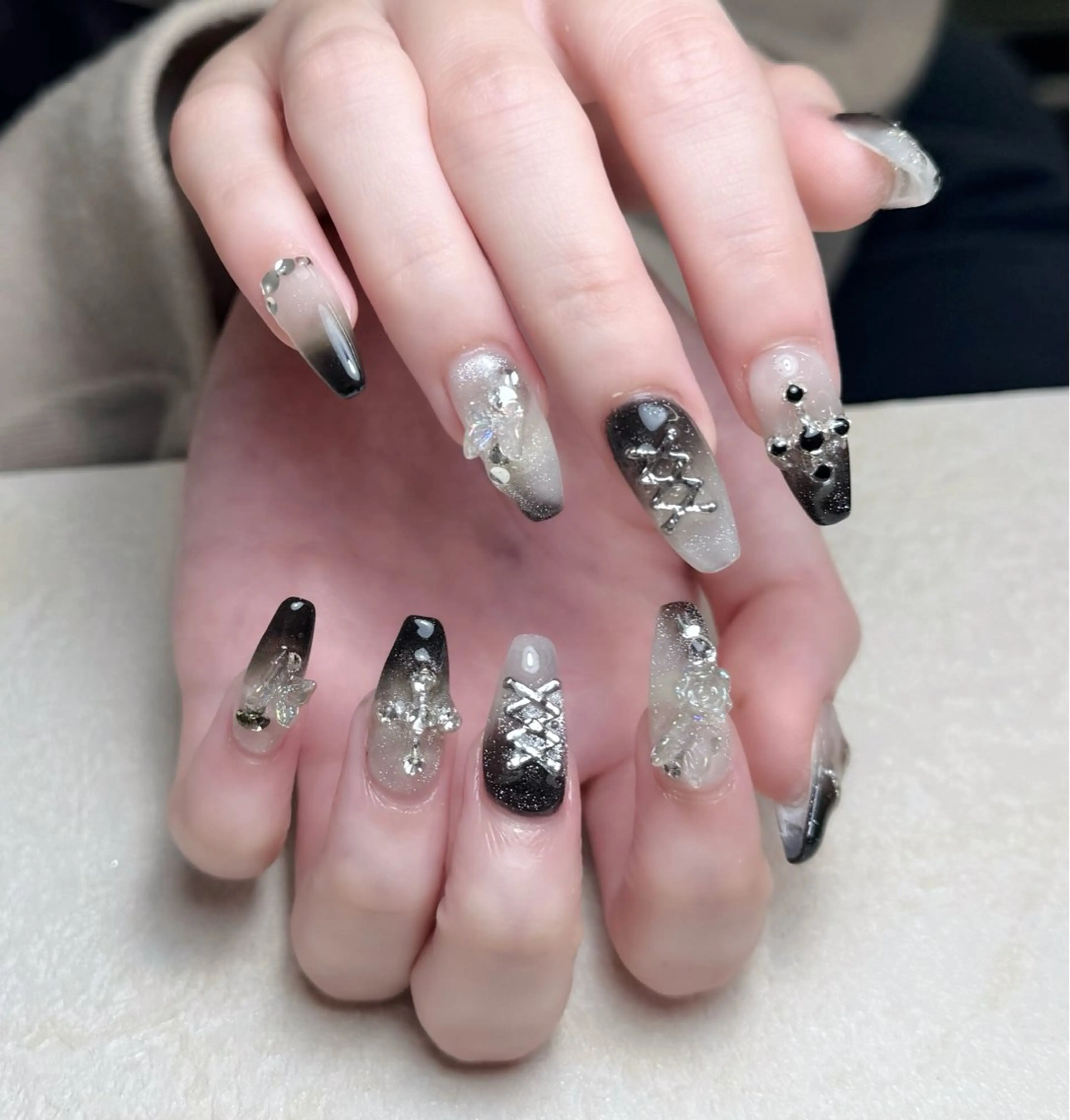 ネイル オーロラネイル 長さ出し フットネイル フレンチネイル ジェルネイル ハンドネイル 中野駅から2分 MEO NAILのネイルデザイン