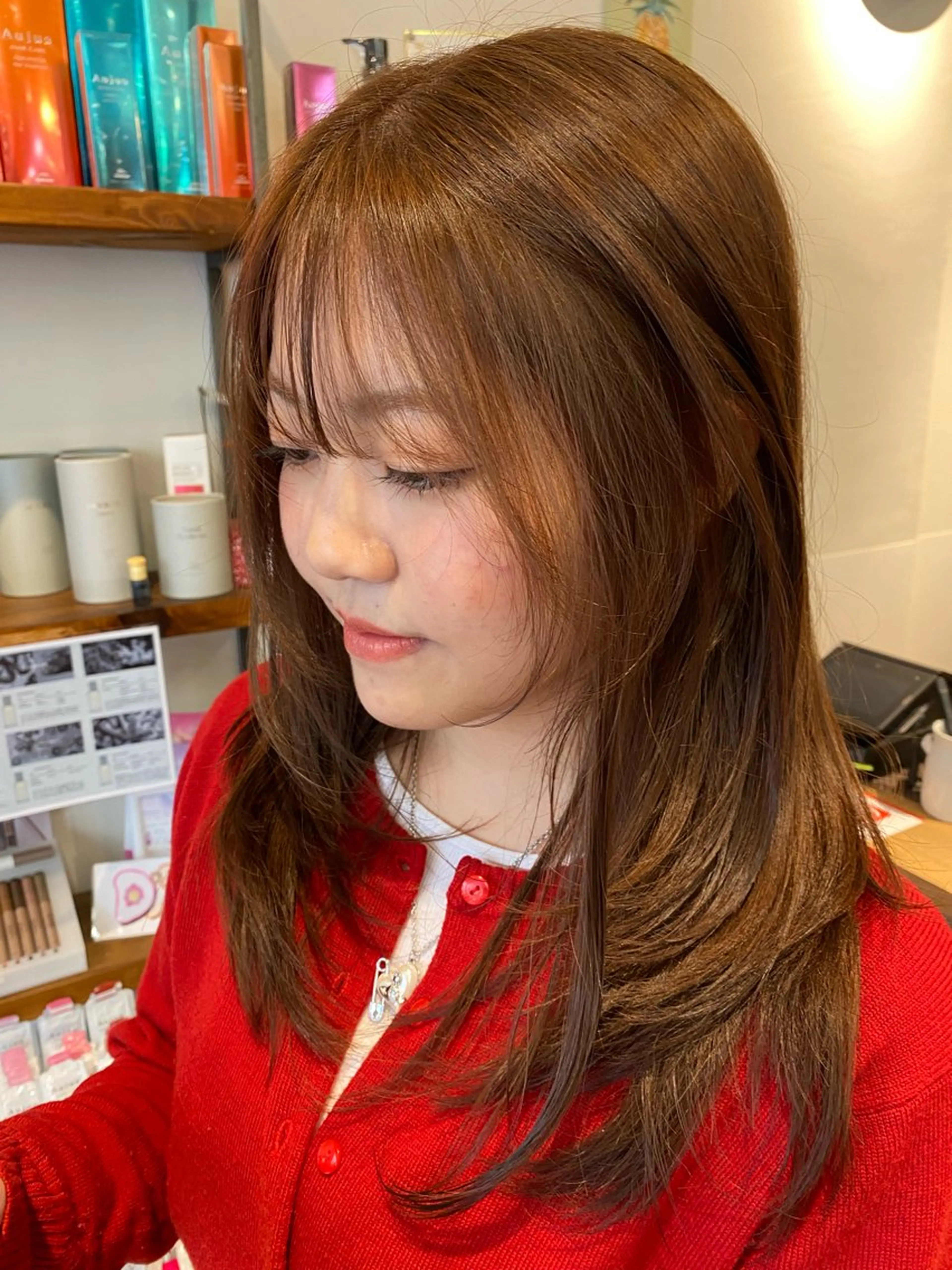 セミロング カラー レイヤーカット ヘアカラー ナチュラルヘア🫧 ナナミのヘアスタイル