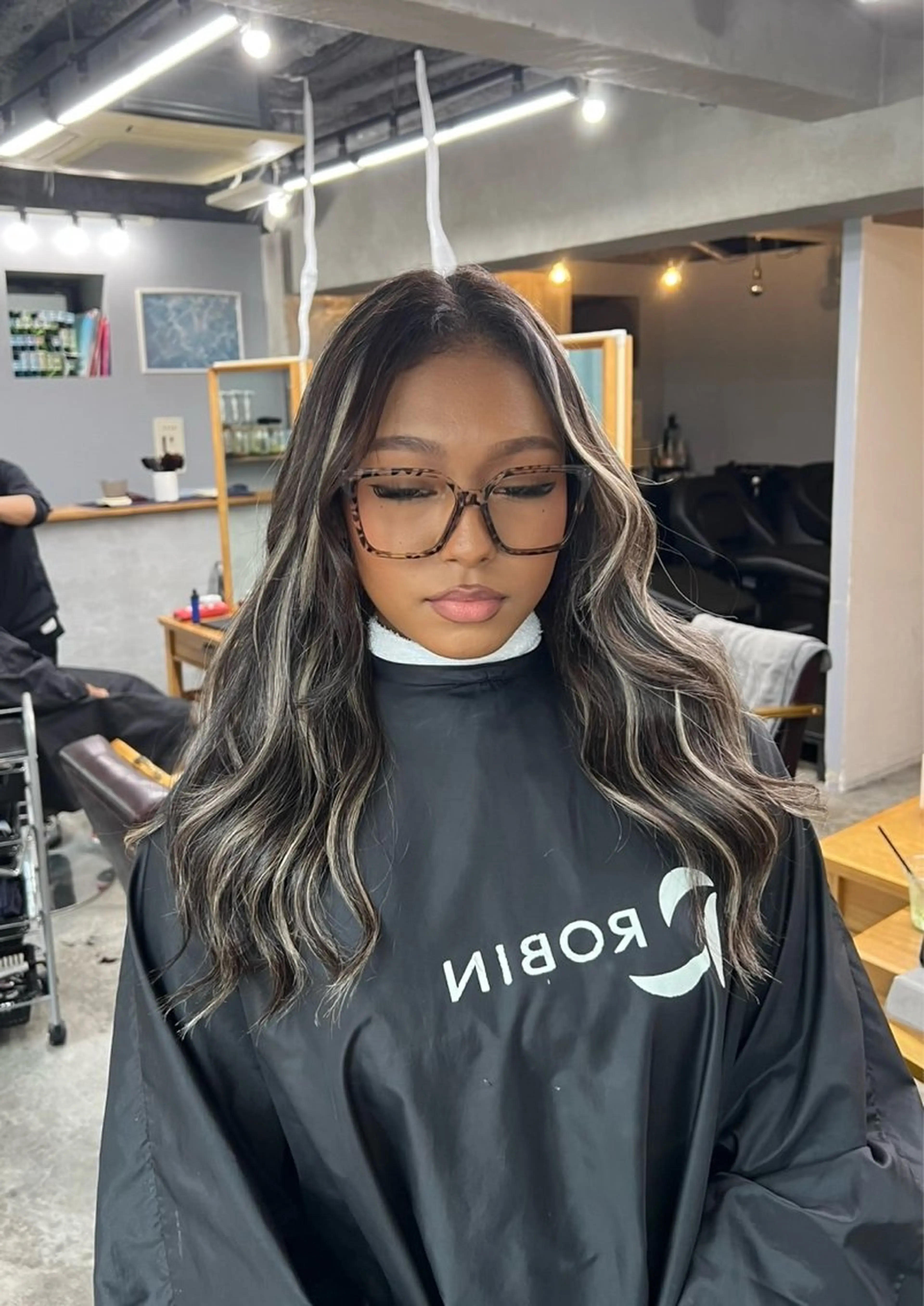 セミロング カラー ダークグレー ダークグレージュ グレージュ ハイライトカラー ハイライト ヘアカラー トリートメント ROBIN所属・指名数No.1 /NAOYAのヘアスタイル