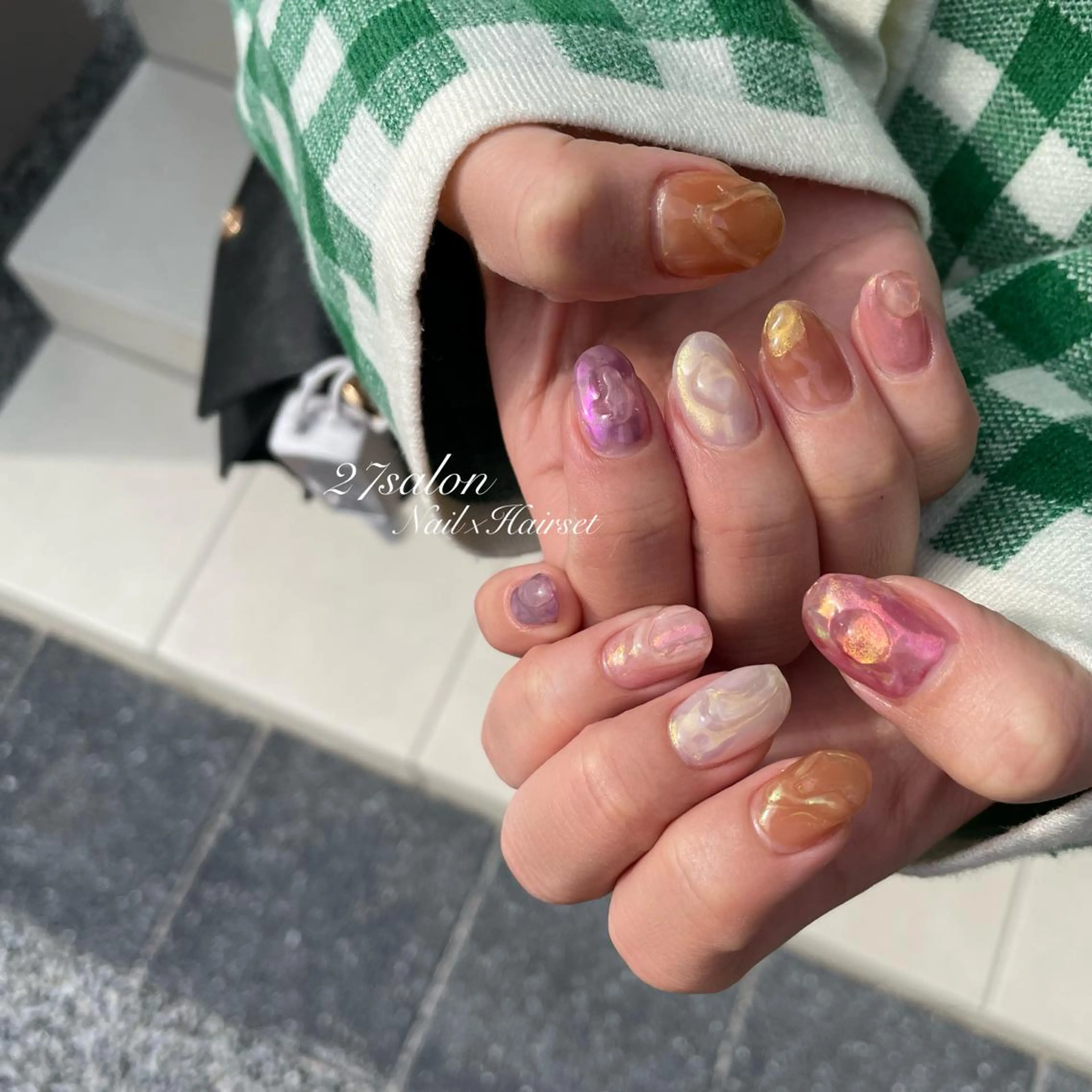 ネイル オーロラネイル ニュアンスネイル ぷっくりネイル 27salon yuinaのネイルデザイン