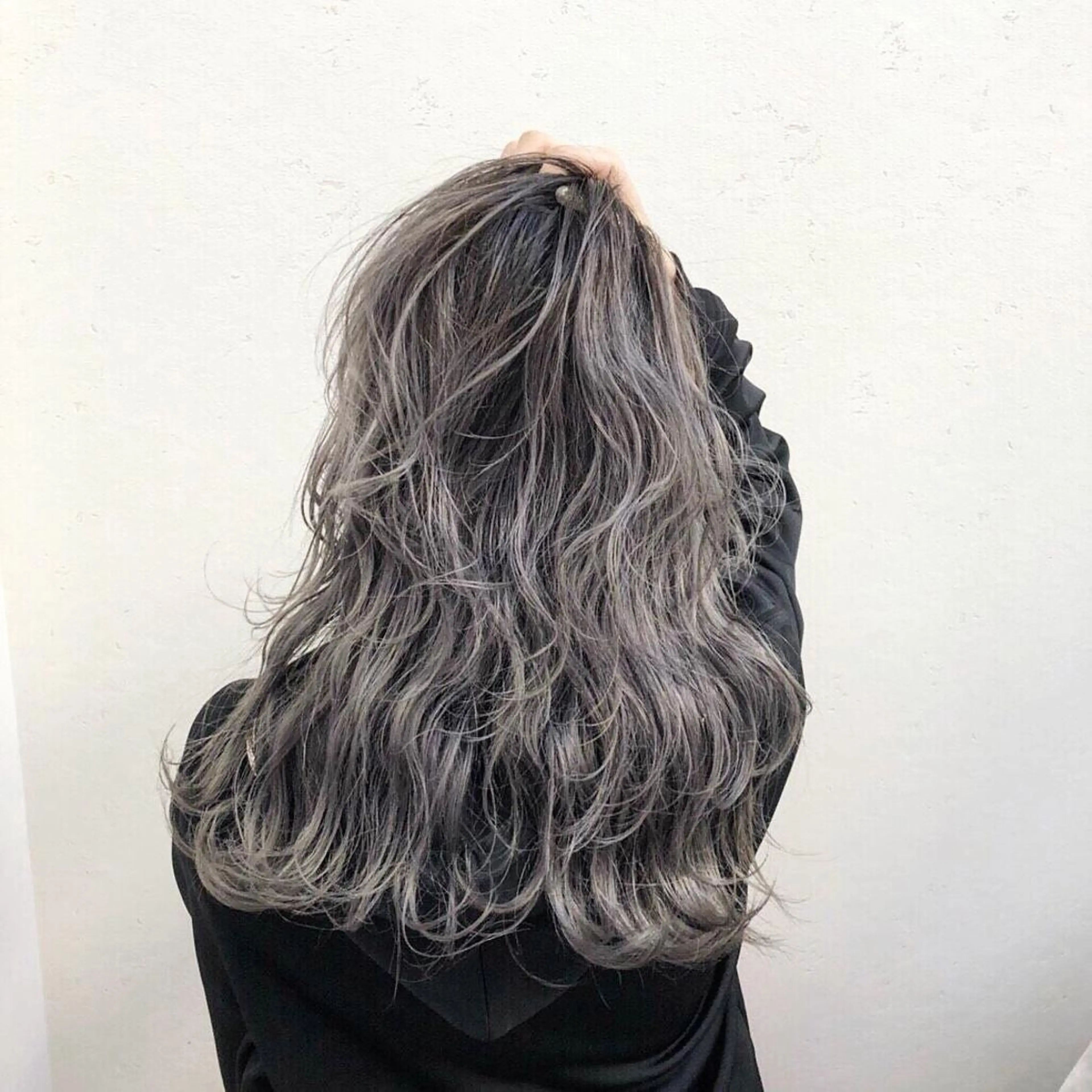 ロング カラー CADENZA+所属・中澤 昌美のヘアスタイル