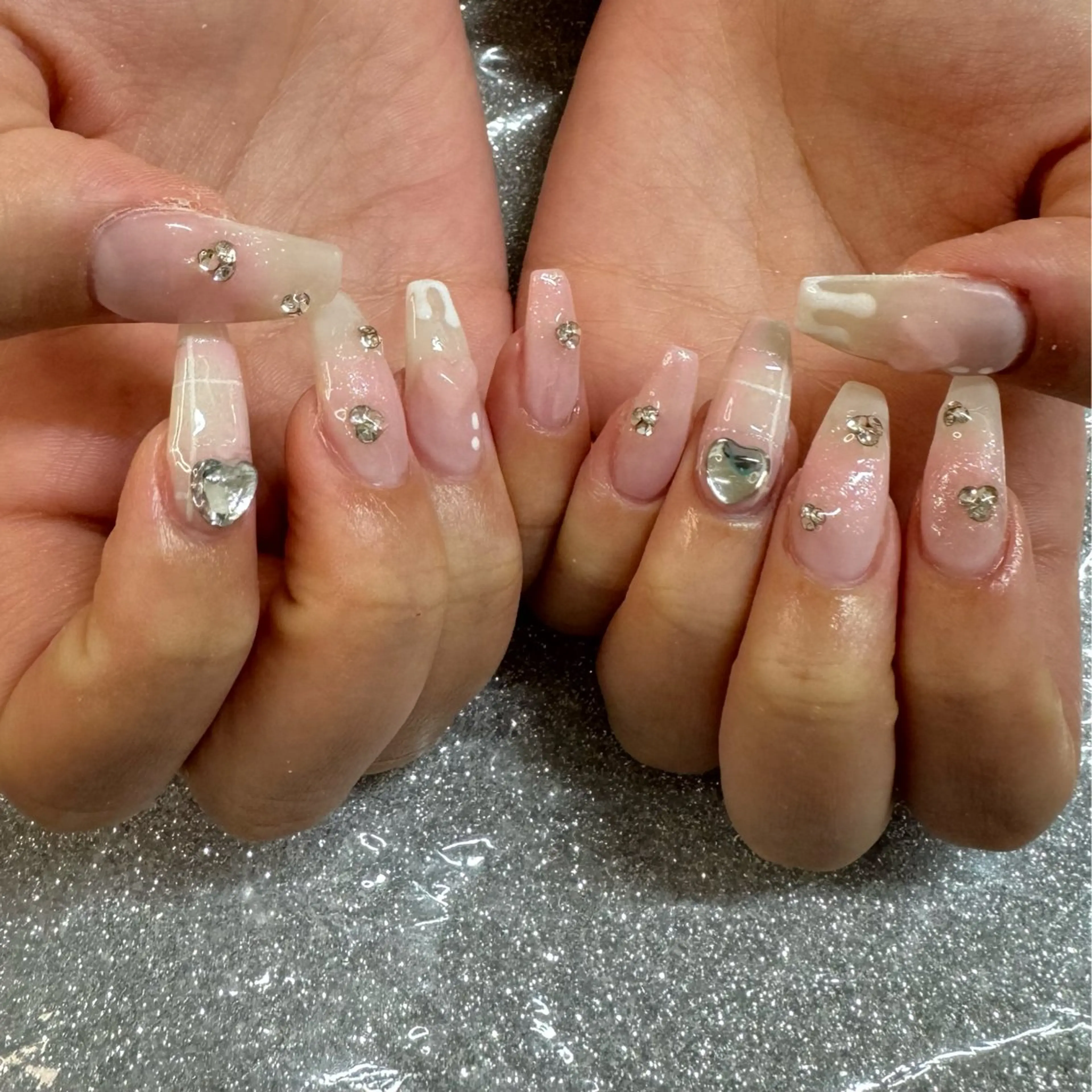 ネイル ハンドネイル VIERU 🌈🎀💖のネイルデザイン