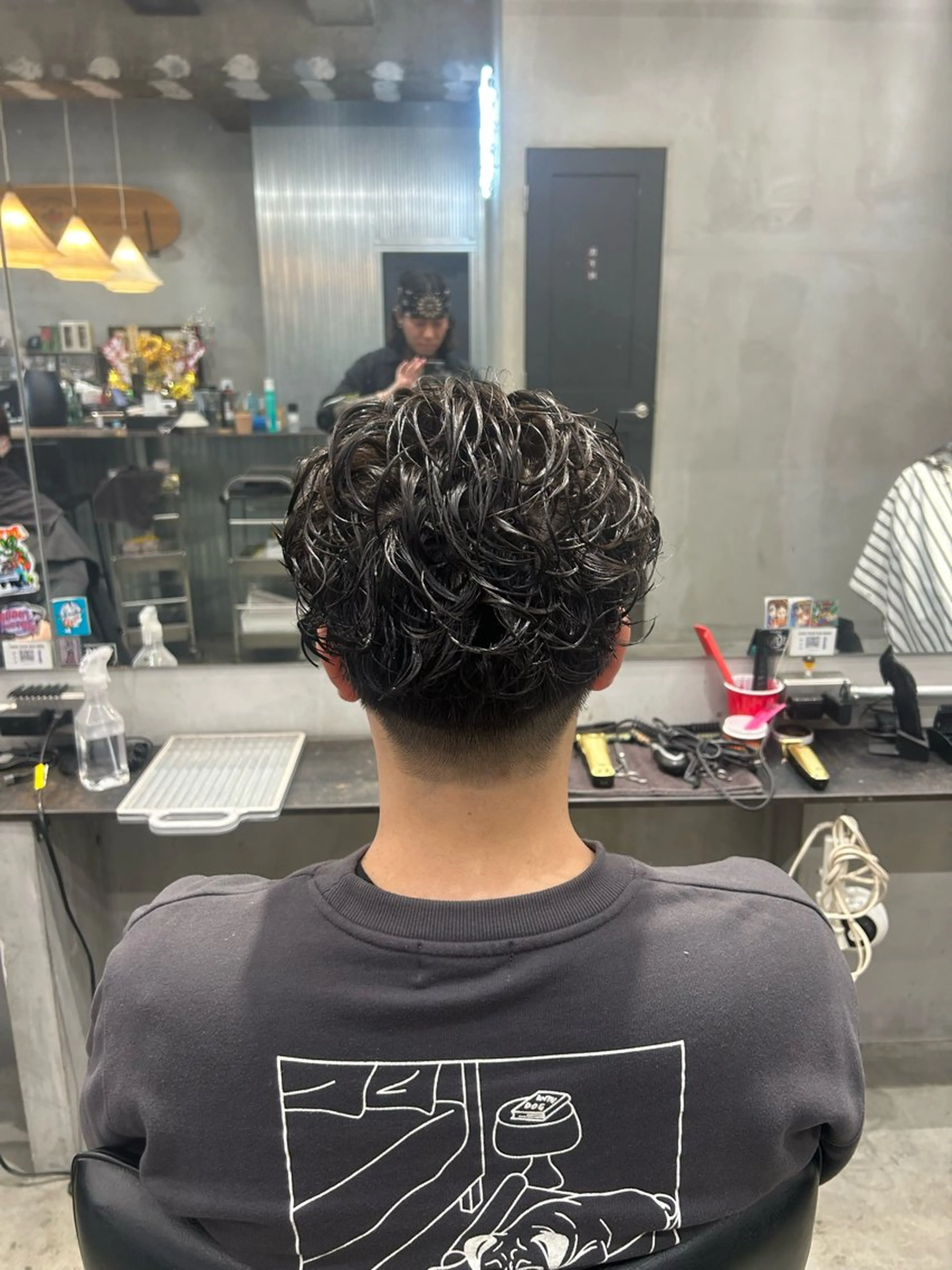 ミディアム パーマ メンズ ミディアムパーマ オールバック メンズパーマ カット パーマ 【明大前フェード/ メンズパーマ/岳】のヘアスタイル