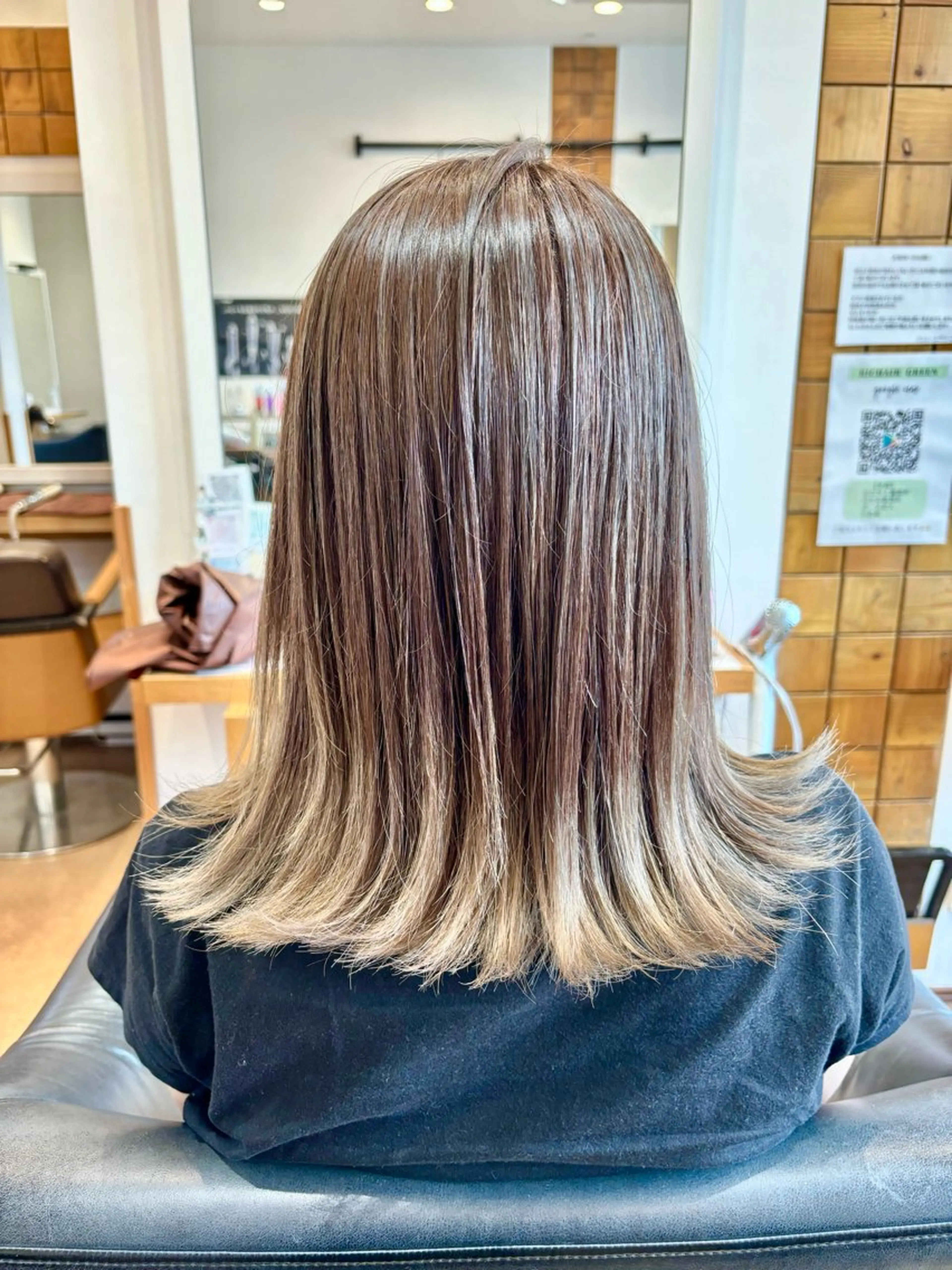 ミディアム カラー イヤリングカラー グラデーションカラー ハイライトカラー イルミナカラー ボブ ヘアカラー 秋山知穂🌸縮毛矯正 ショートお任せ🌸のヘアスタイル