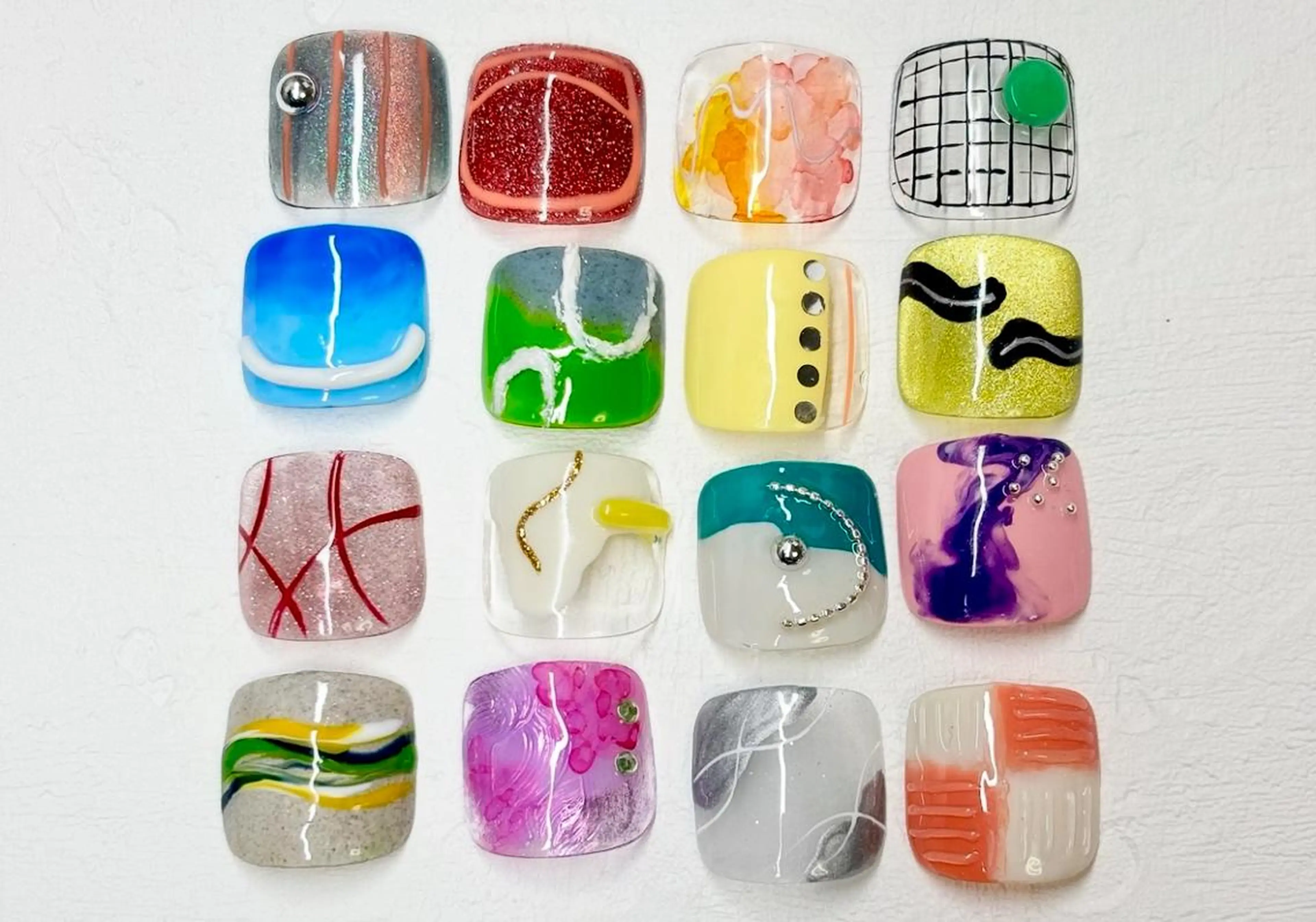 ネイル アートネイル MITSUME 🎀 yumeのネイルデザイン