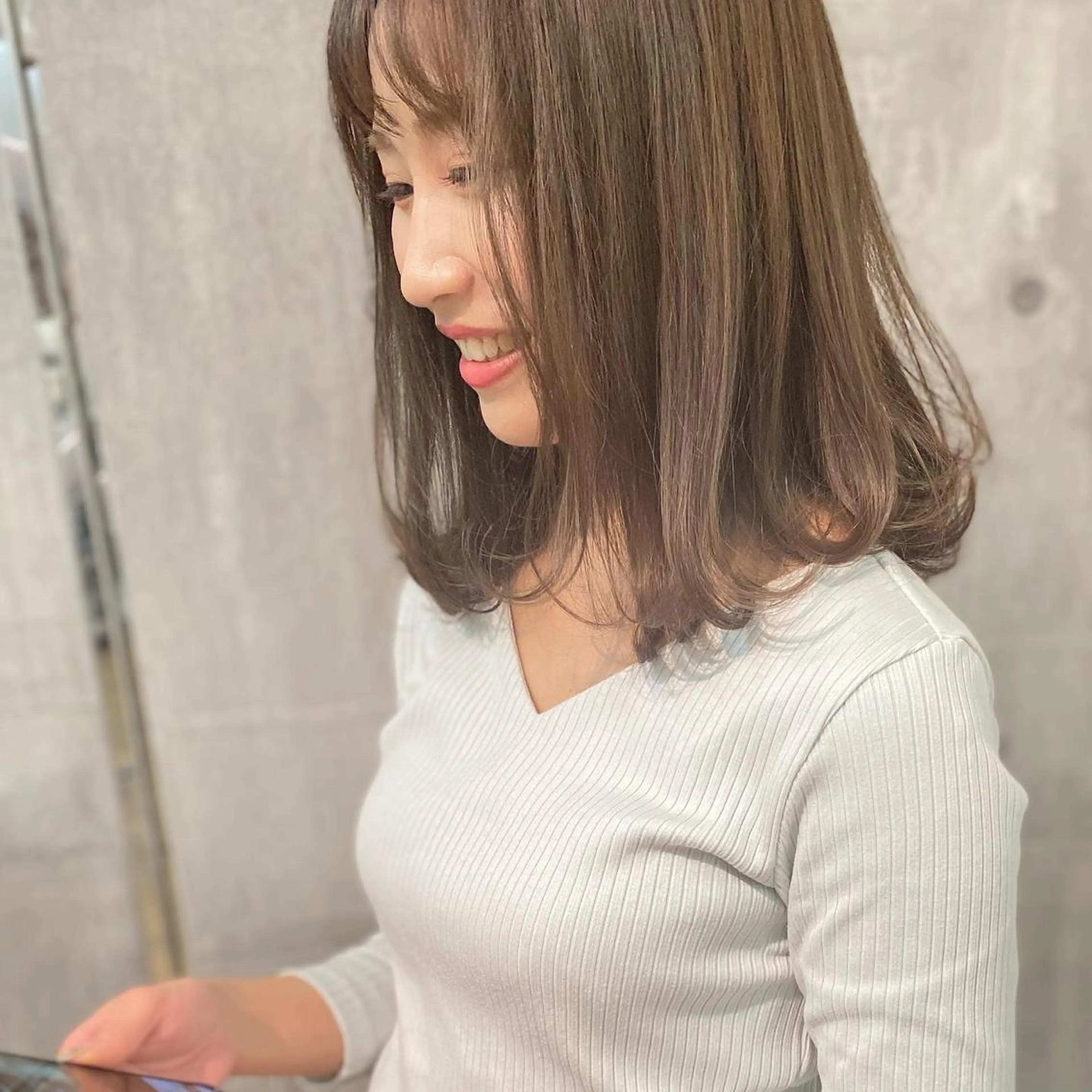 ミディアム カラー カット ヘアカラー トリートメント 髪質改善ｶﾗｰ ｹｱﾌﾞﾘｰﾁ/ﾀﾑのヘアスタイル